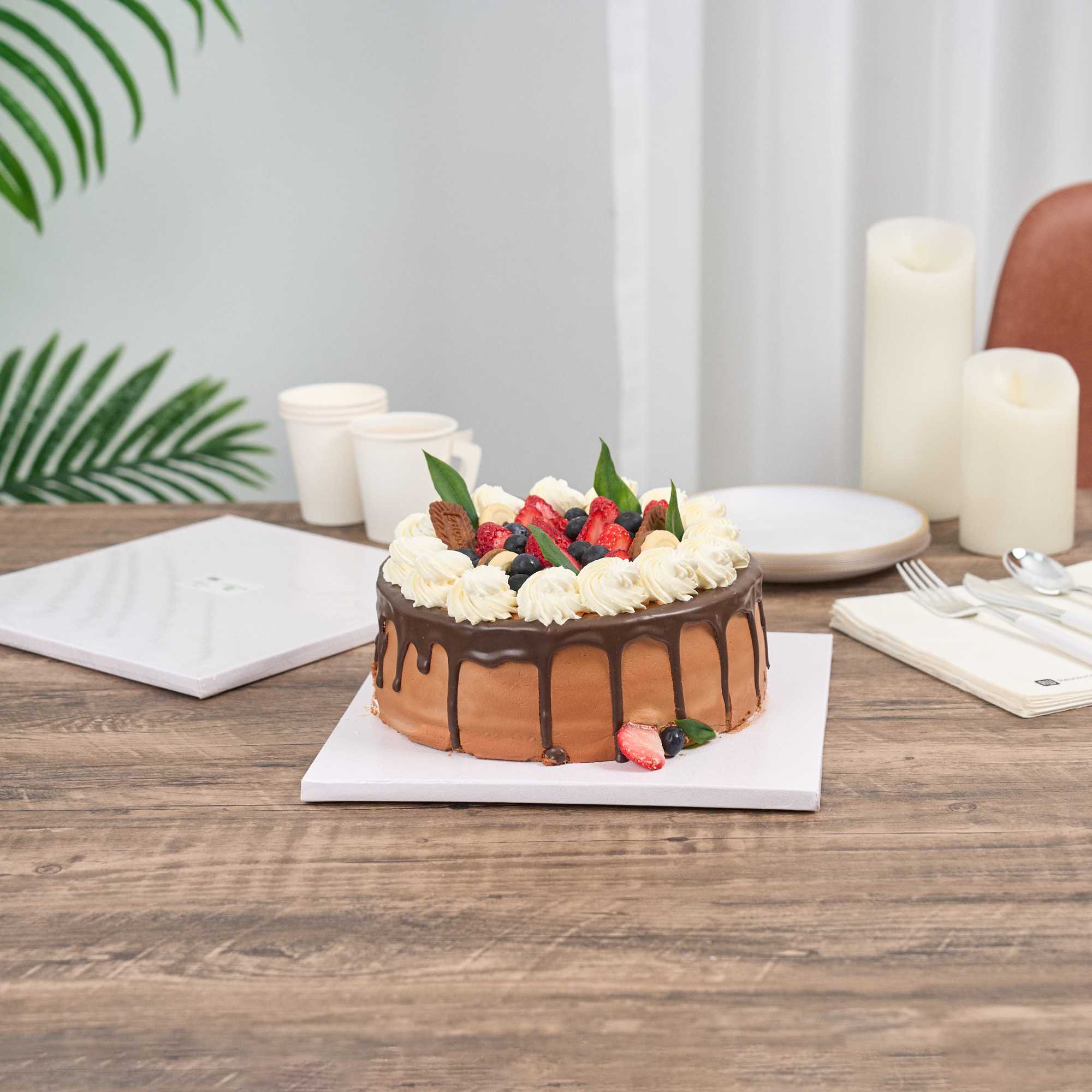Pastry Tek Square White Cardboard Cake Drum Board - Covered Edge - 10" x 10" x 1/2" - 1 count box