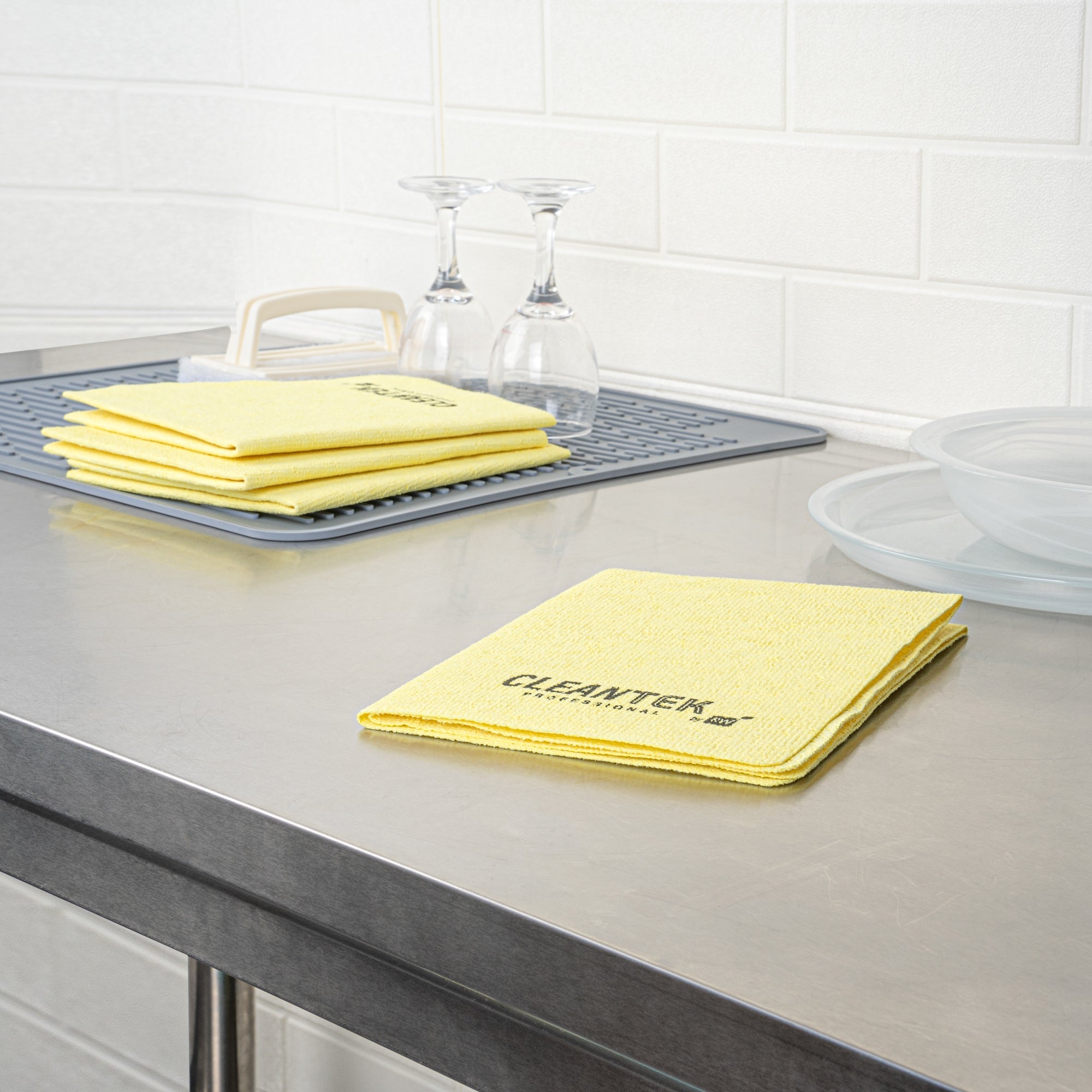 Clean Tek Professional Yellow Microfiber Cleaning / Drying Cloth - 13'' x 15'' - 100 count box