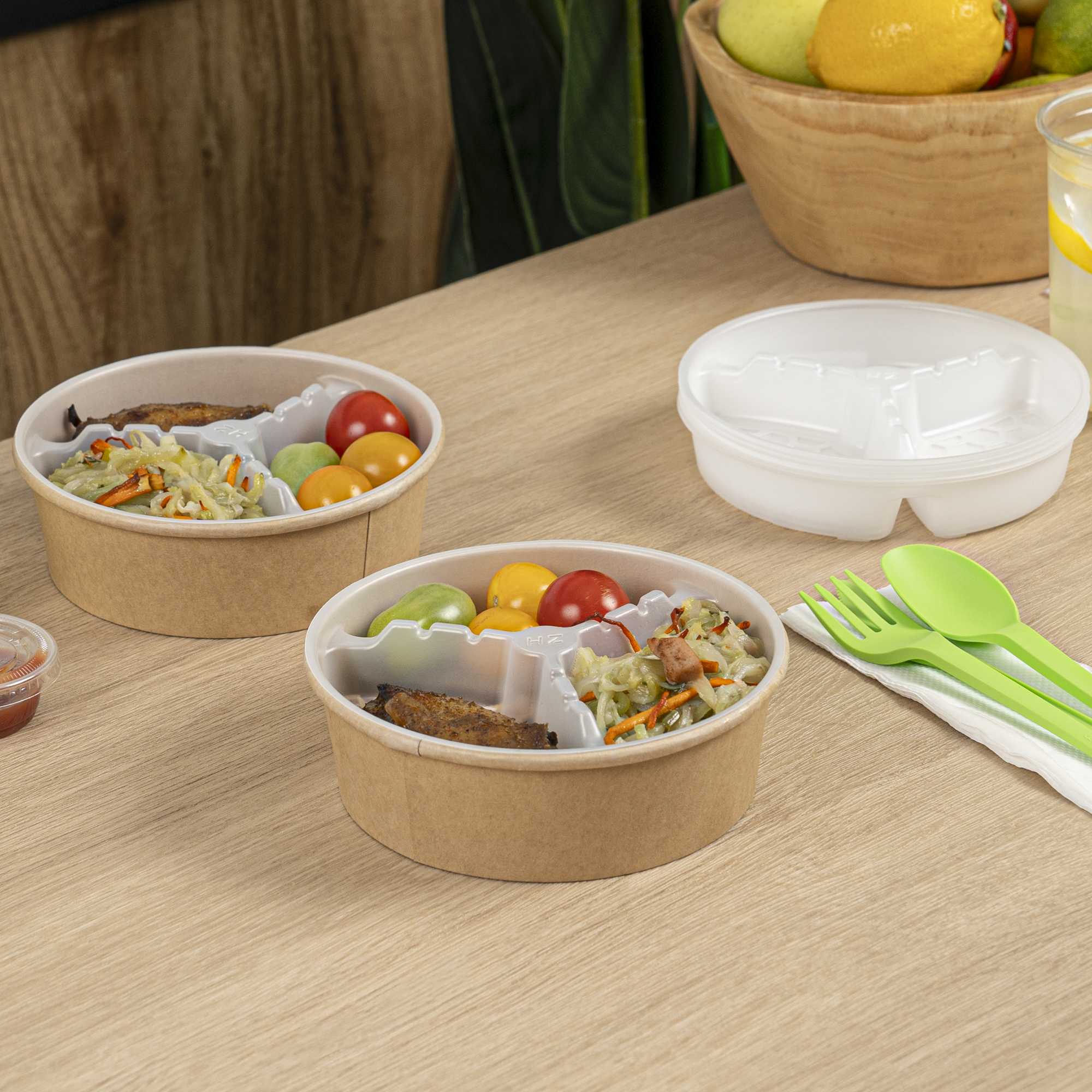 Bio Tek 12 oz White Plastic 3-Compartment Insert Tray - Fits 17-45 oz Containers - 200 count box