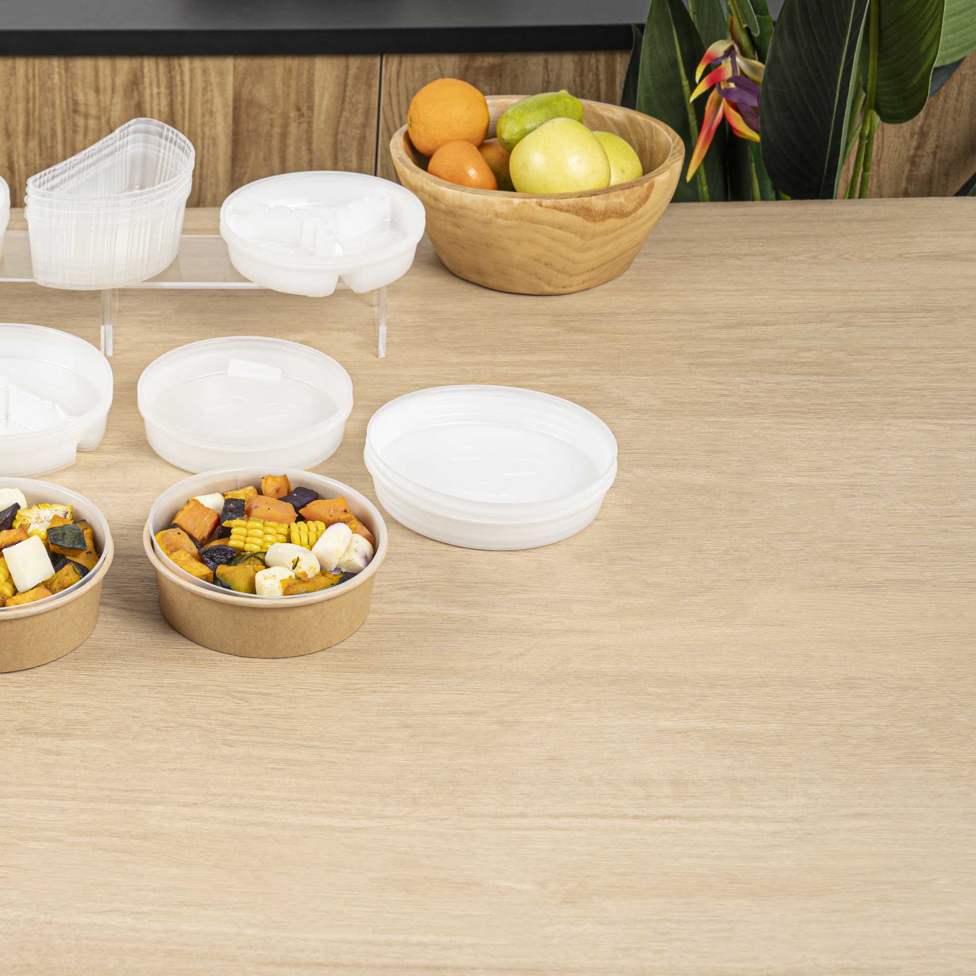 Bio Tek 16 oz White Plastic Insert Tray - Fits 17-45 oz Containers - 200 count box
