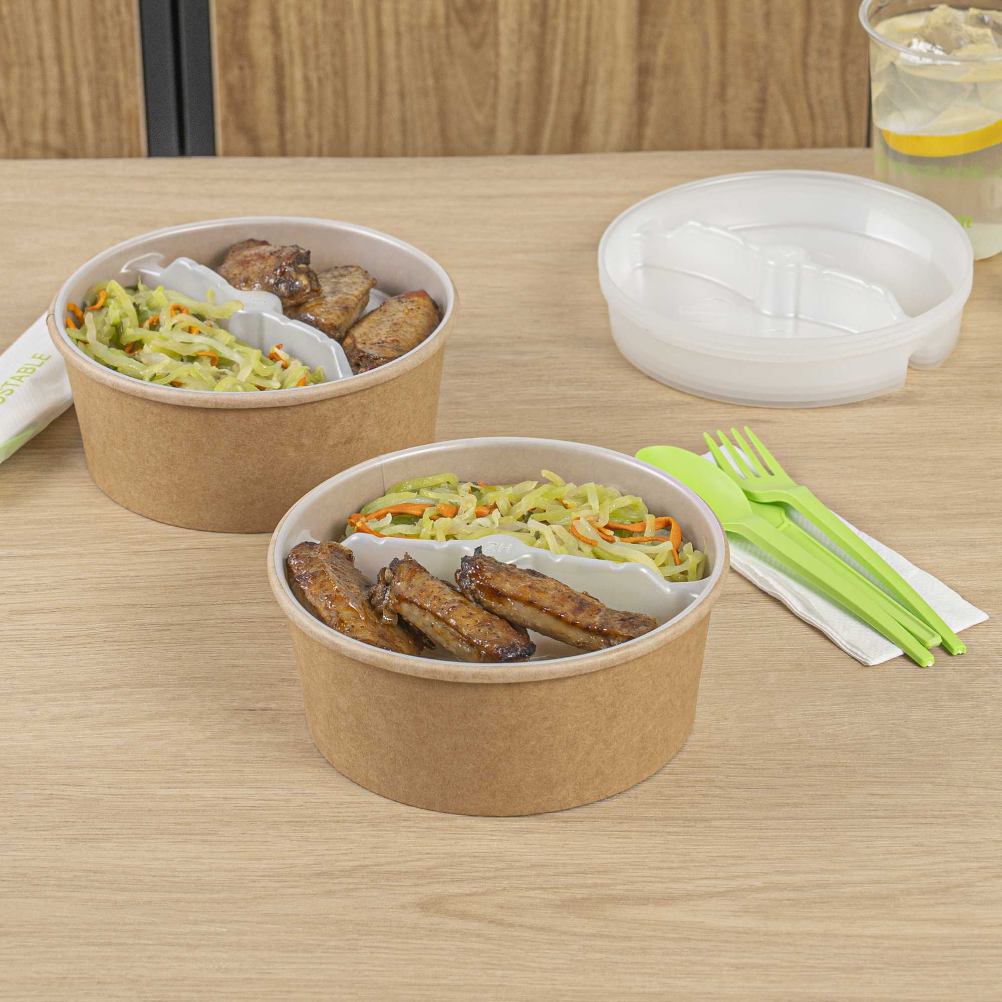 Bio Tek 15 oz White Plastic 2-Compartment Insert Tray - Fits 17-45 oz Containers - 200 count box