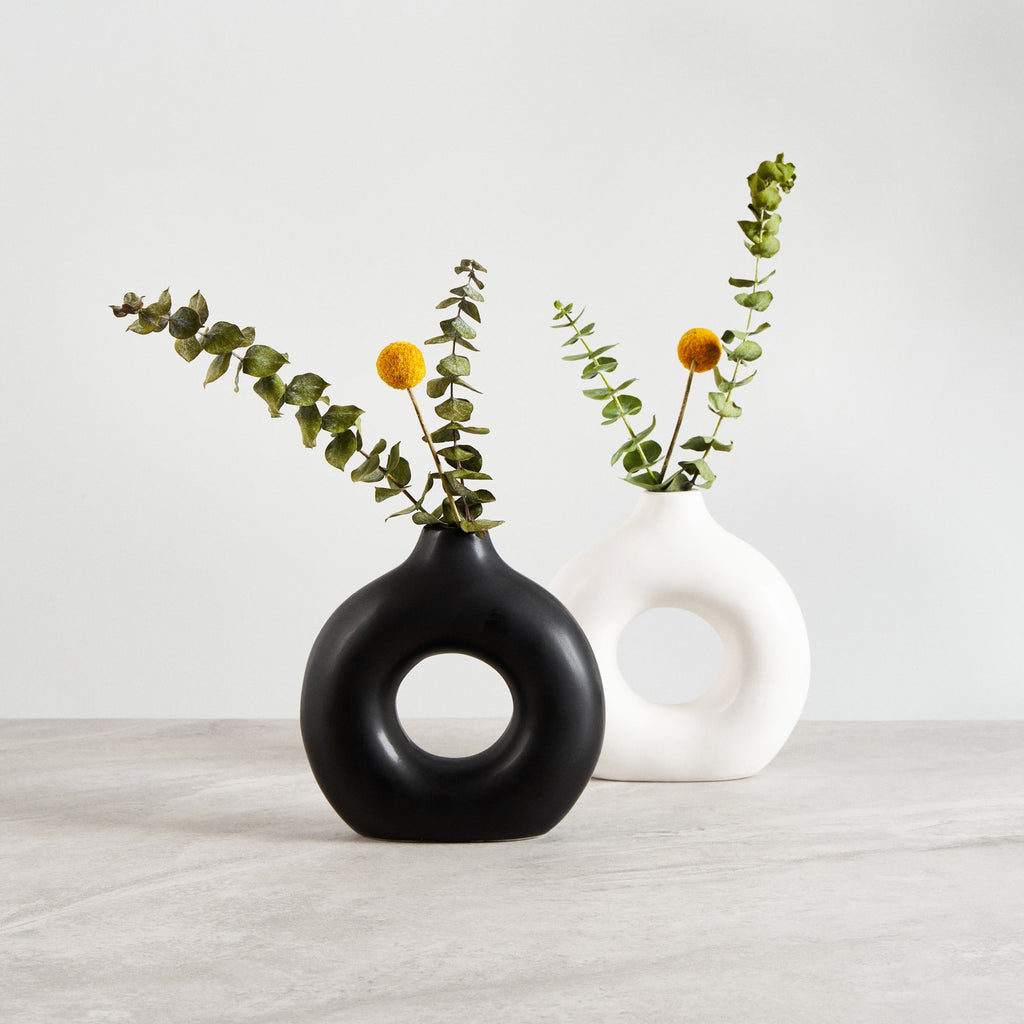 Table Art Black Ceramic Donut Vase - 5 3/4'' x 2 1/4'' x 6'' - 1 count box