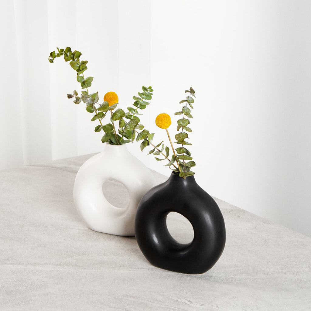 Table Art Black Ceramic Donut Vase - 5 3/4'' x 2 1/4'' x 6'' - 1 count box