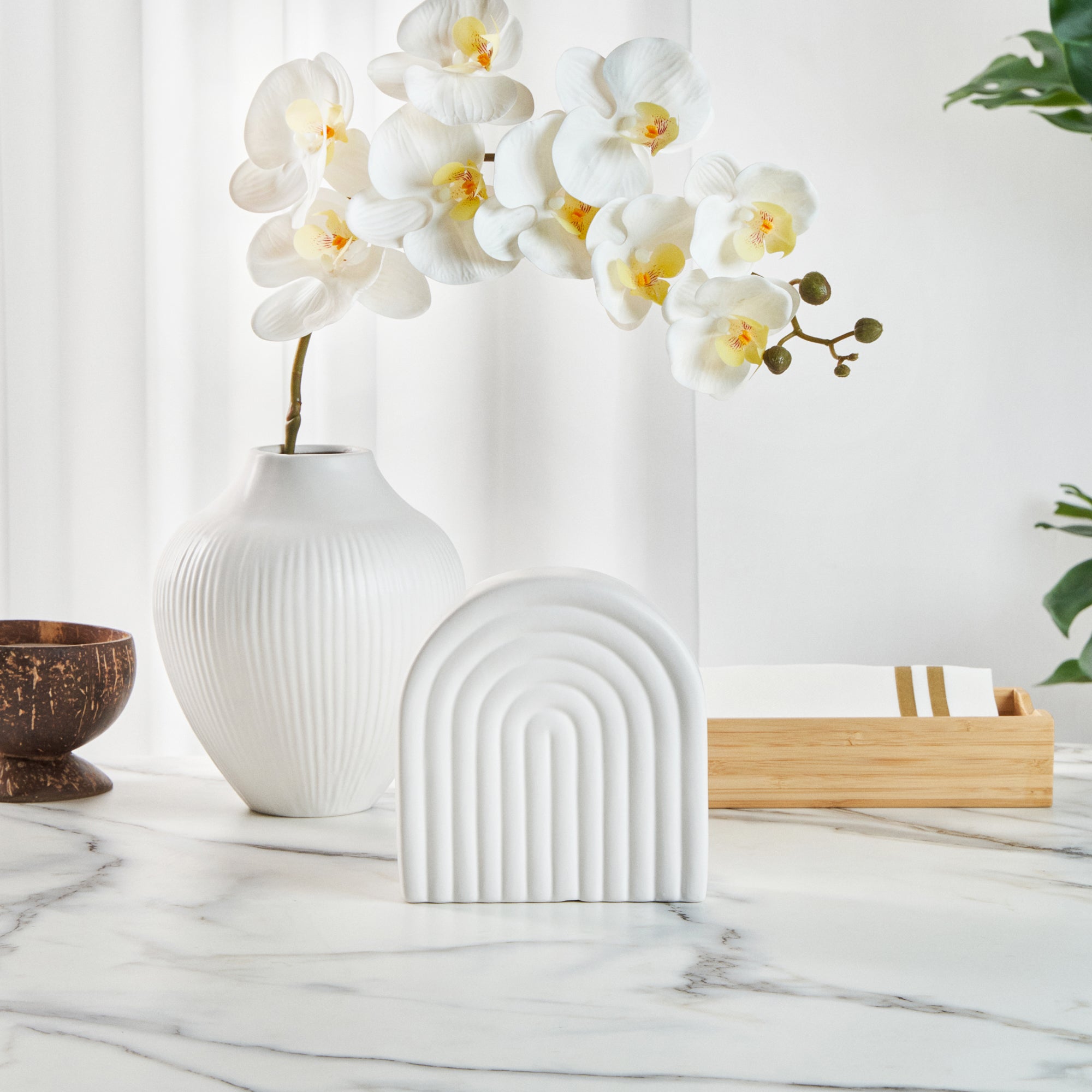 Table Art White Ceramic Rainbow Vase - 6'' x 2'' x 6 1/4'' - 1 count box