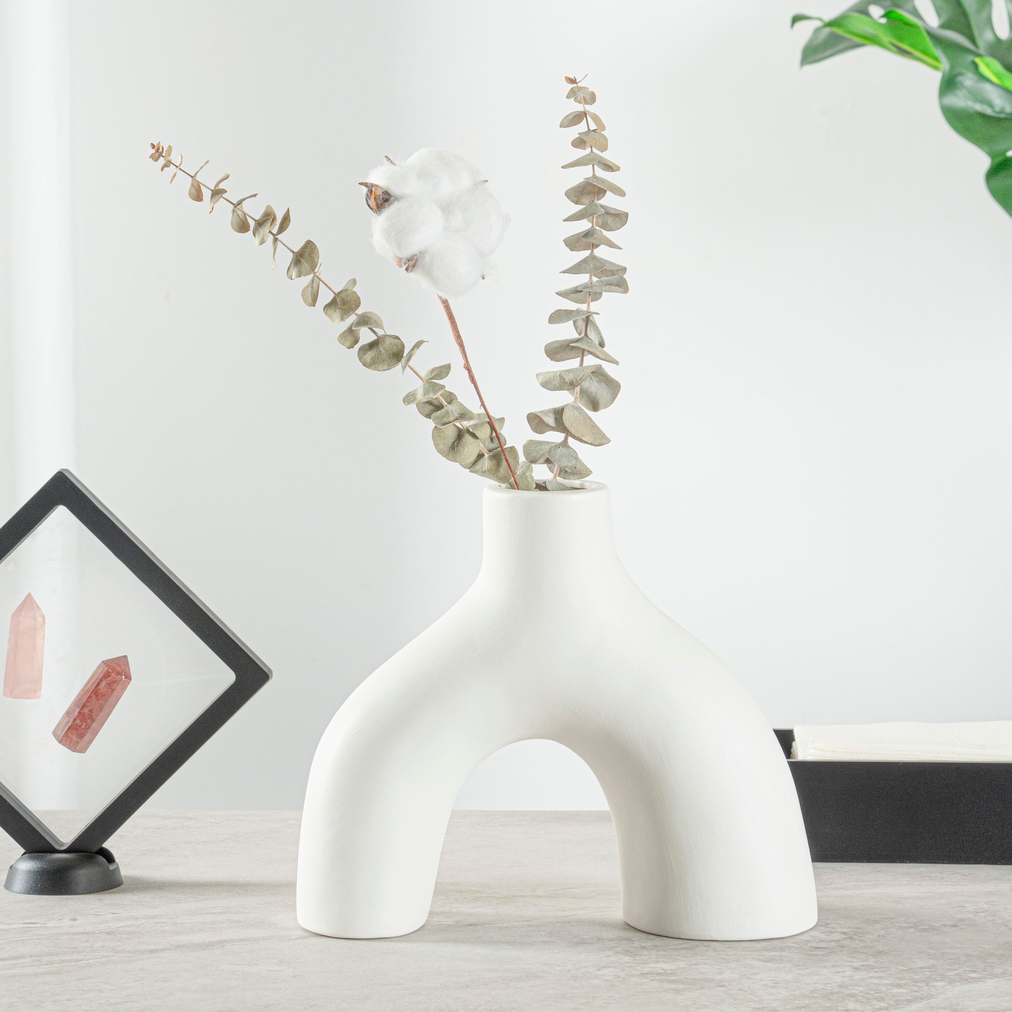 Table Art White Ceramic Soft Arch Vase - 9'' x 3 1/4'' x 8'' - 1 count box