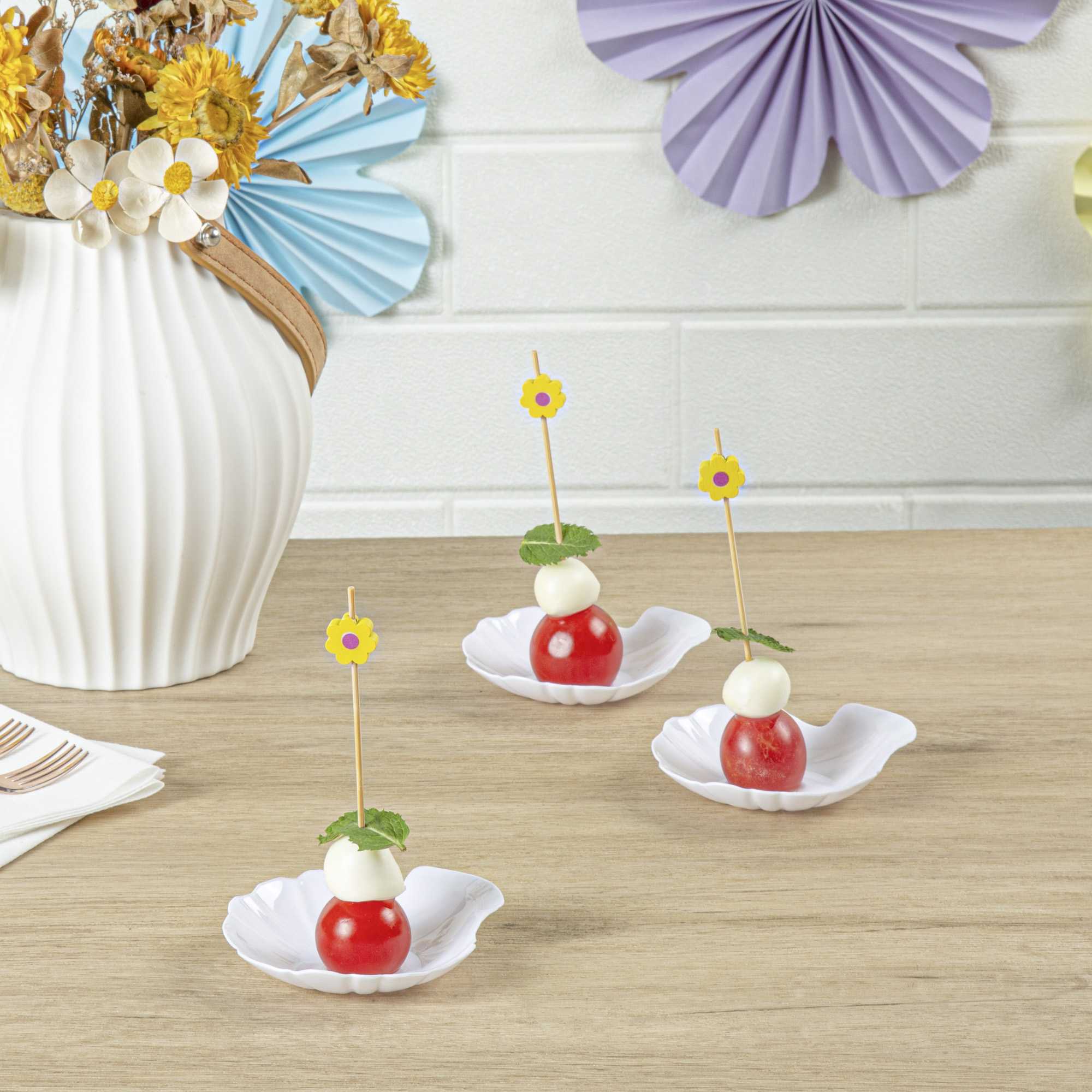 Mini Serve White Plastic Shell Plate - 3 1/4" x 3 1/4" x 1/2" - 100 count box