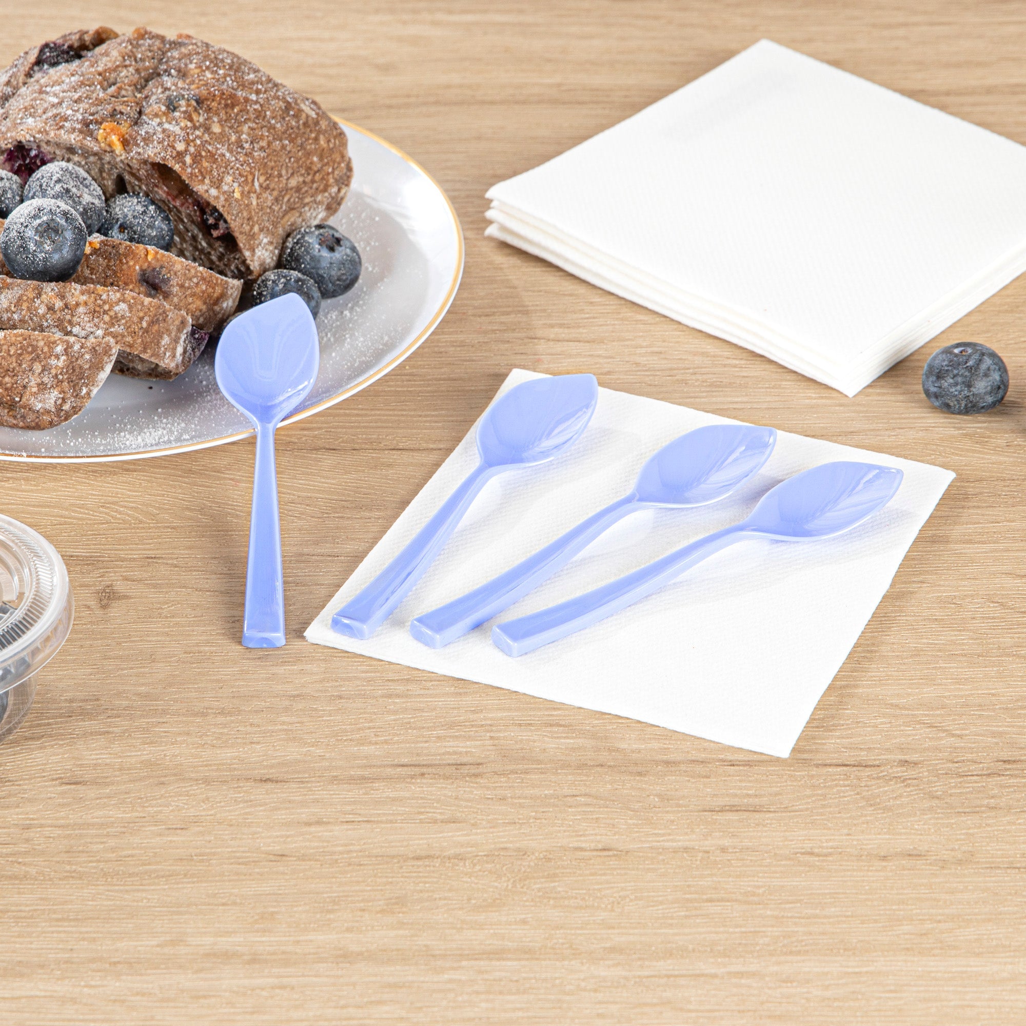 Coppetta Periwinkle Plastic Petal Spoon - 4 1/2" x 1" - 500 count box