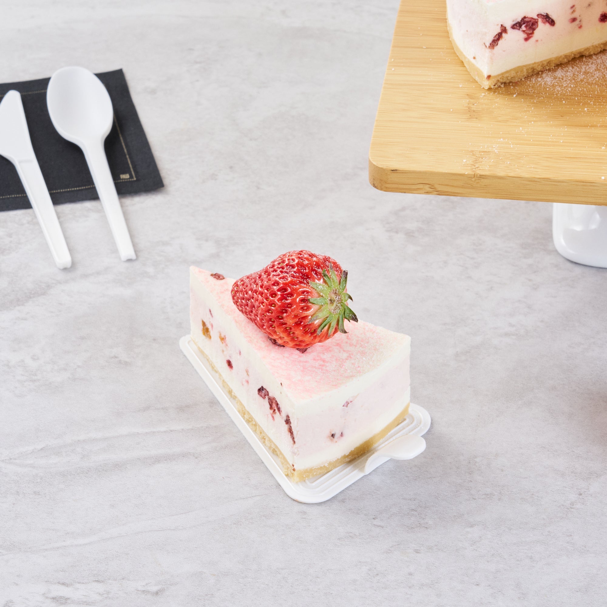 Pastry Tek Triangle White Plastic Cake Server - 4 1/2" x 3" - 100 count box