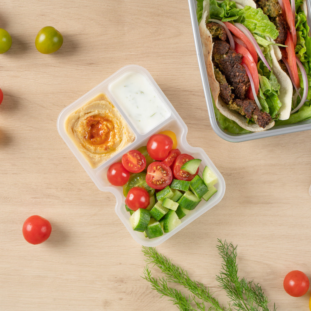 Futura 10 oz White Plastic 3-Compartment Insert Tray - Fits 32 and 37 oz Containers, Microwavable - 100 count box