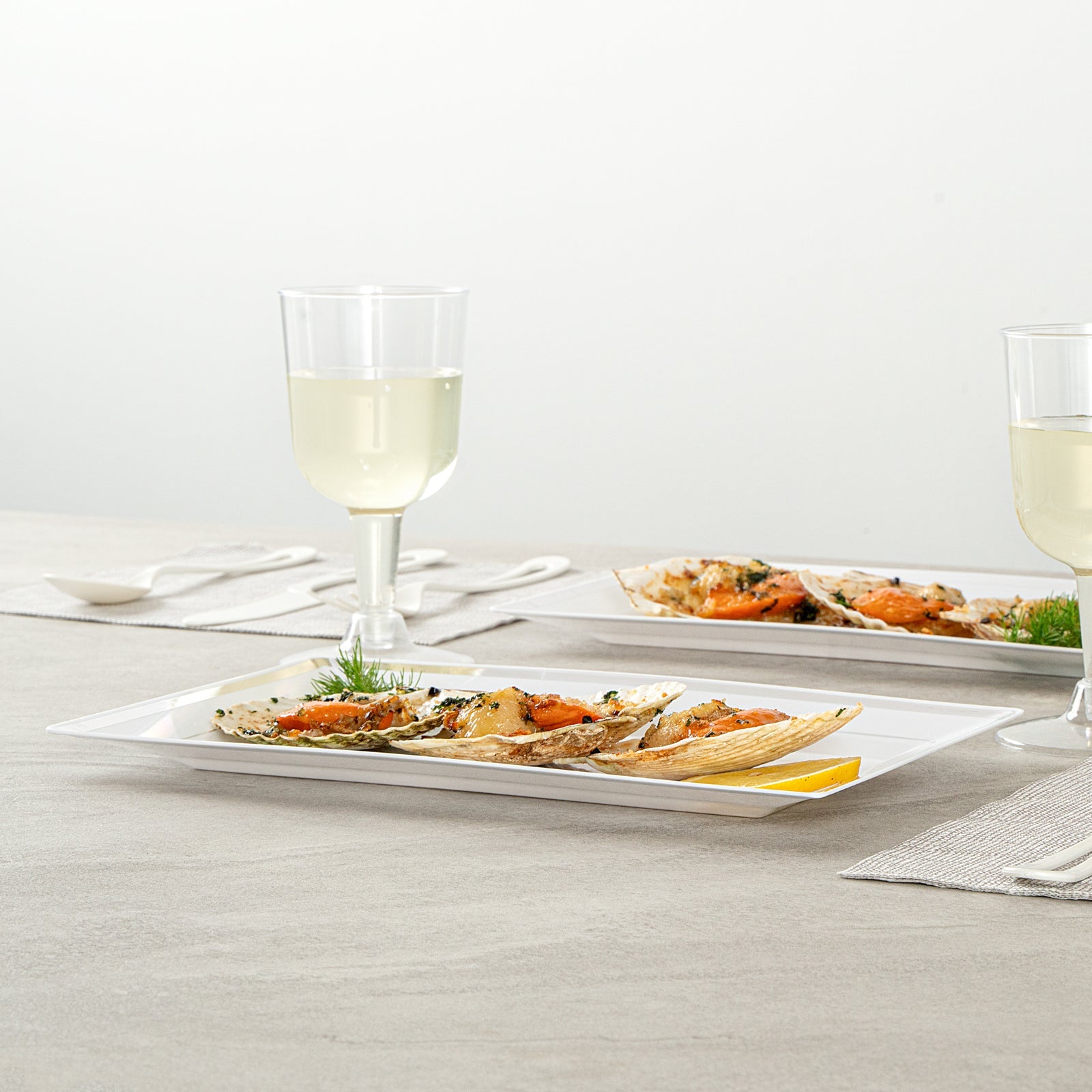 Moderna Rectangle White Plastic Silver-Rimmed Plate - 9 1/2" x 6 1/4" x 1/2" - 10 count box