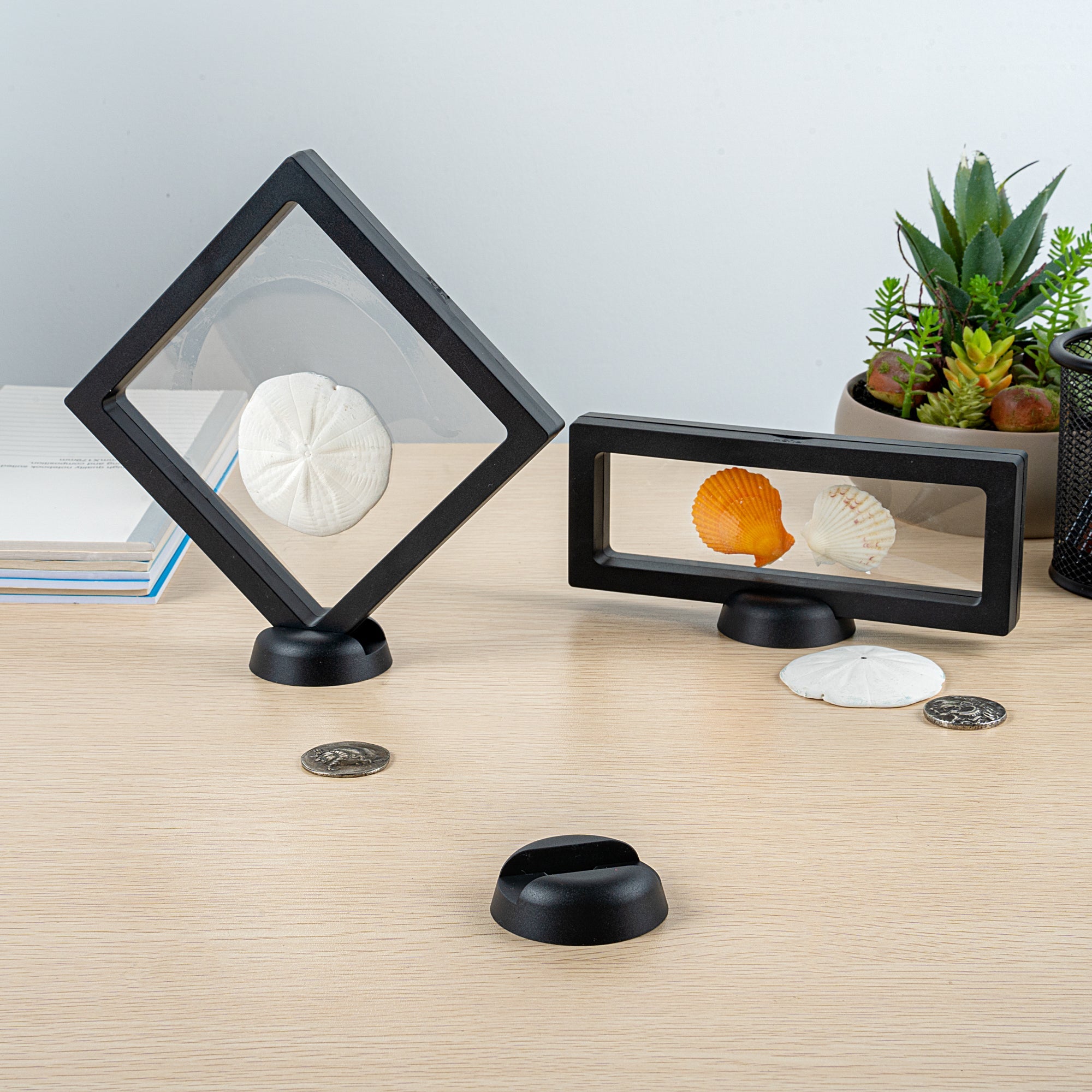 Display Tek Round Black Plastic 3D Floating Display Case Stand - 2 1/4" x 2 1/4" - 10 count box