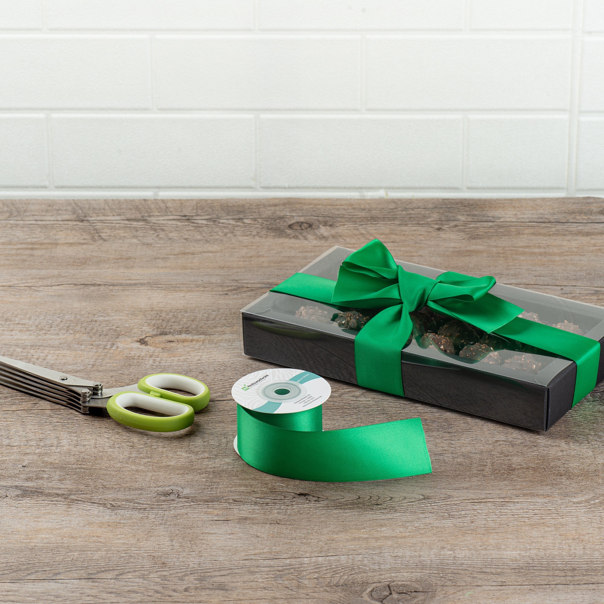 Gift Tek Emerald Green Polyester Satin Ribbon - Single Face - 1 1/2" x 10 yds - 10 count box