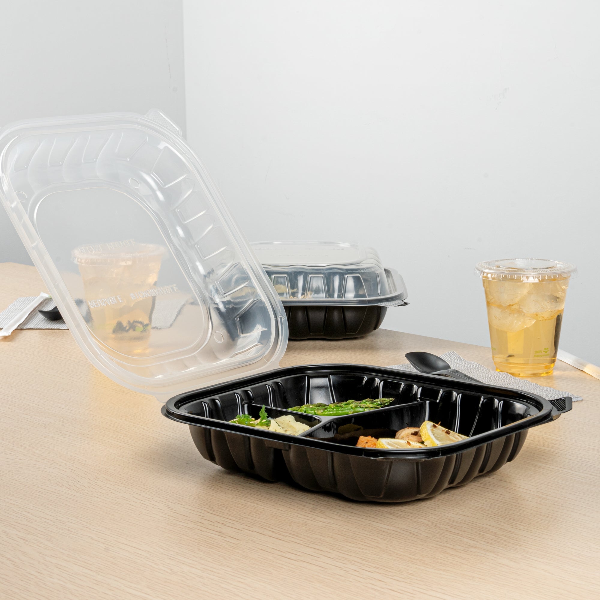 Thermo Tek 54 oz Black Plastic Clamshell Container - 3 Compartments, Microwavable - 10 1/4" x 9" x 3" - 100 count box