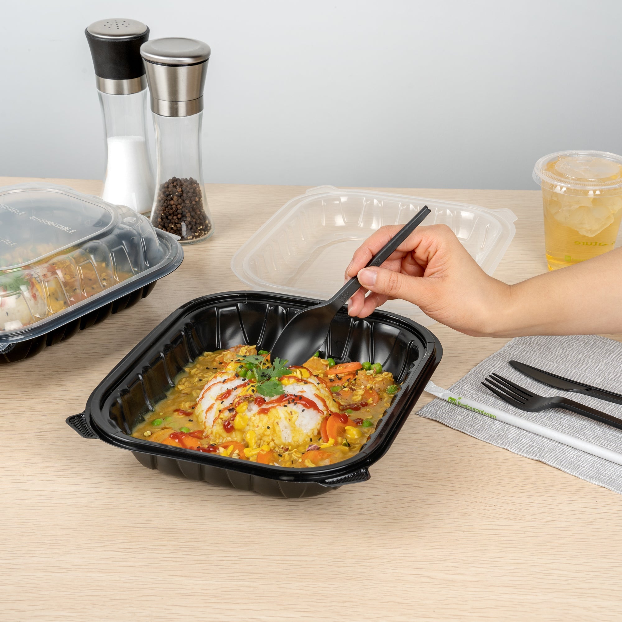 Thermo Tek 54 oz Black Plastic Clamshell Container - Microwavable - 10 1/4" x 9" x 3" - 100 count box