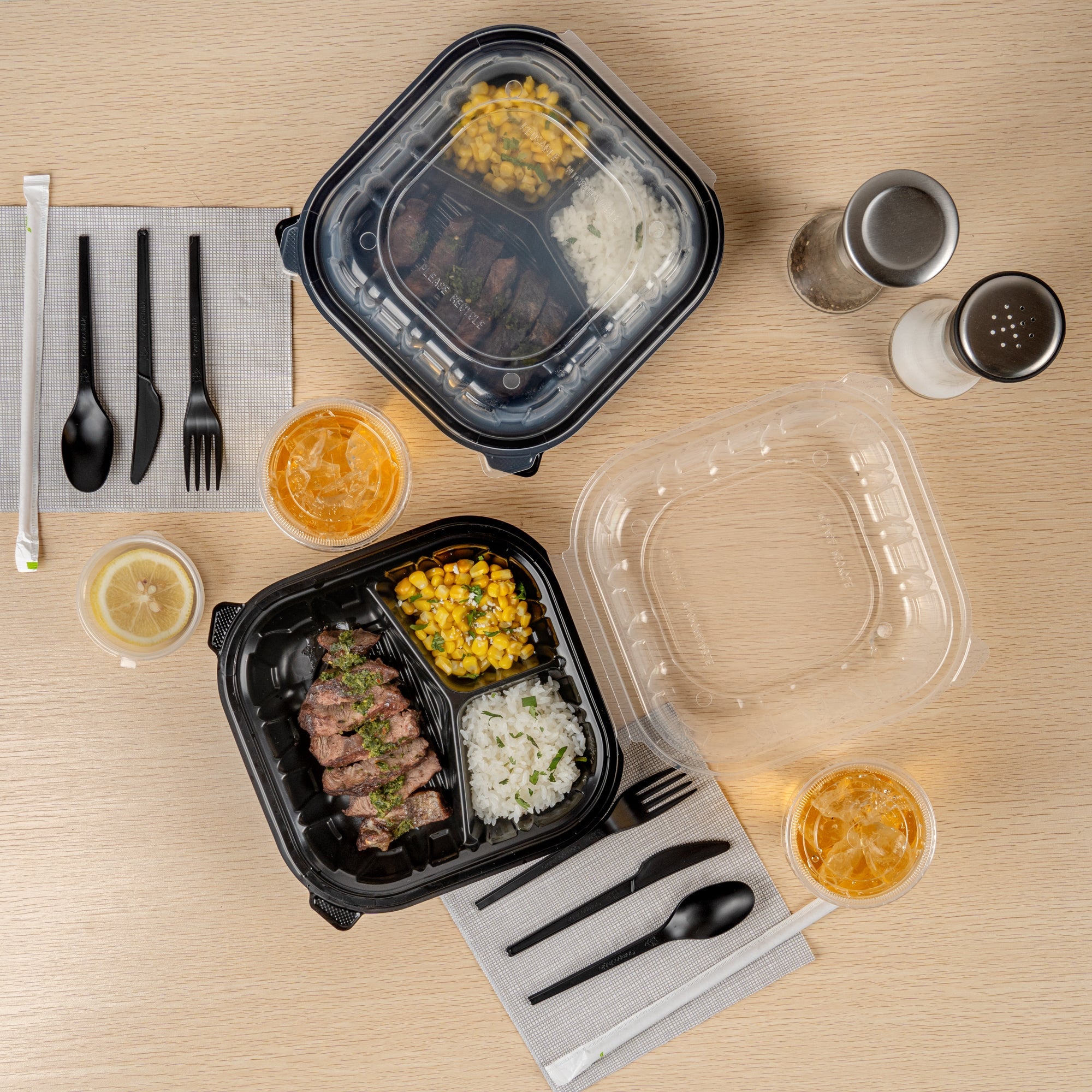 Thermo Tek 40 oz Black Plastic Clamshell Container - 3 Compartments, Microwavable - 9" x 9" x 3" - 100 count box