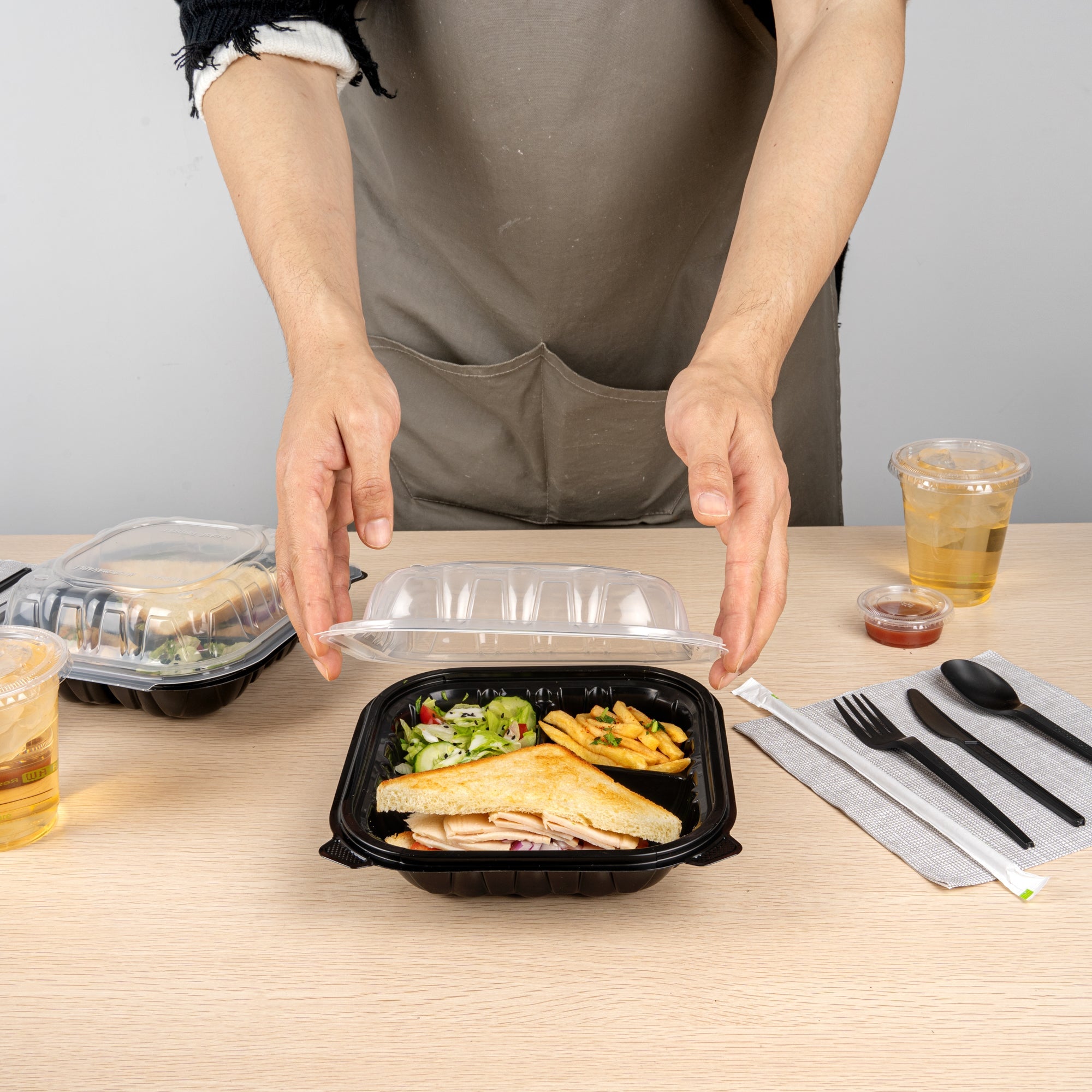 Thermo Tek 34 oz Black Plastic Clamshell Container - 3 Compartments, Microwavable - 8" x 8" x 3" - 100 count box