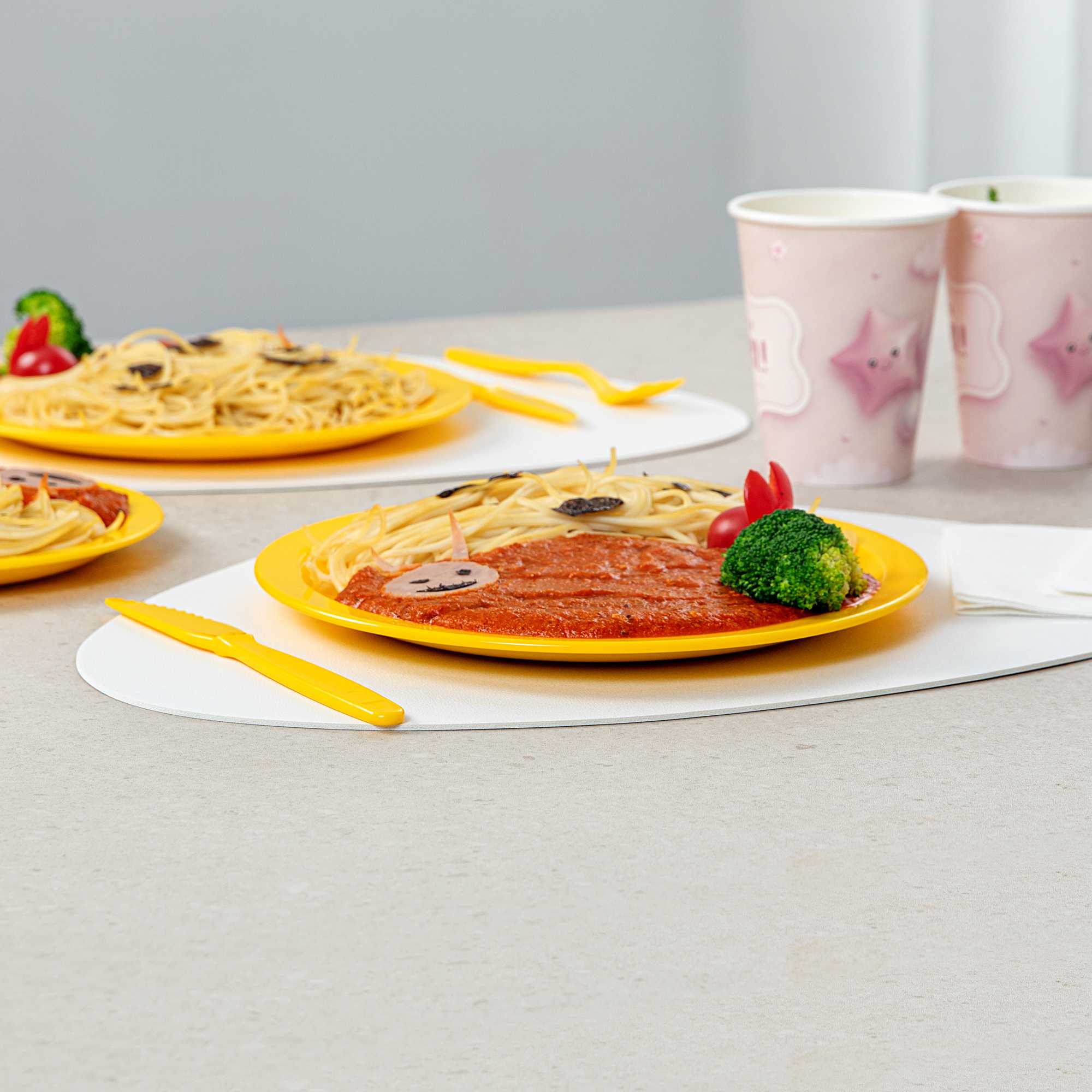 RW Kids Round Yellow Plastic Plate - 9" x 9" - 10 count box