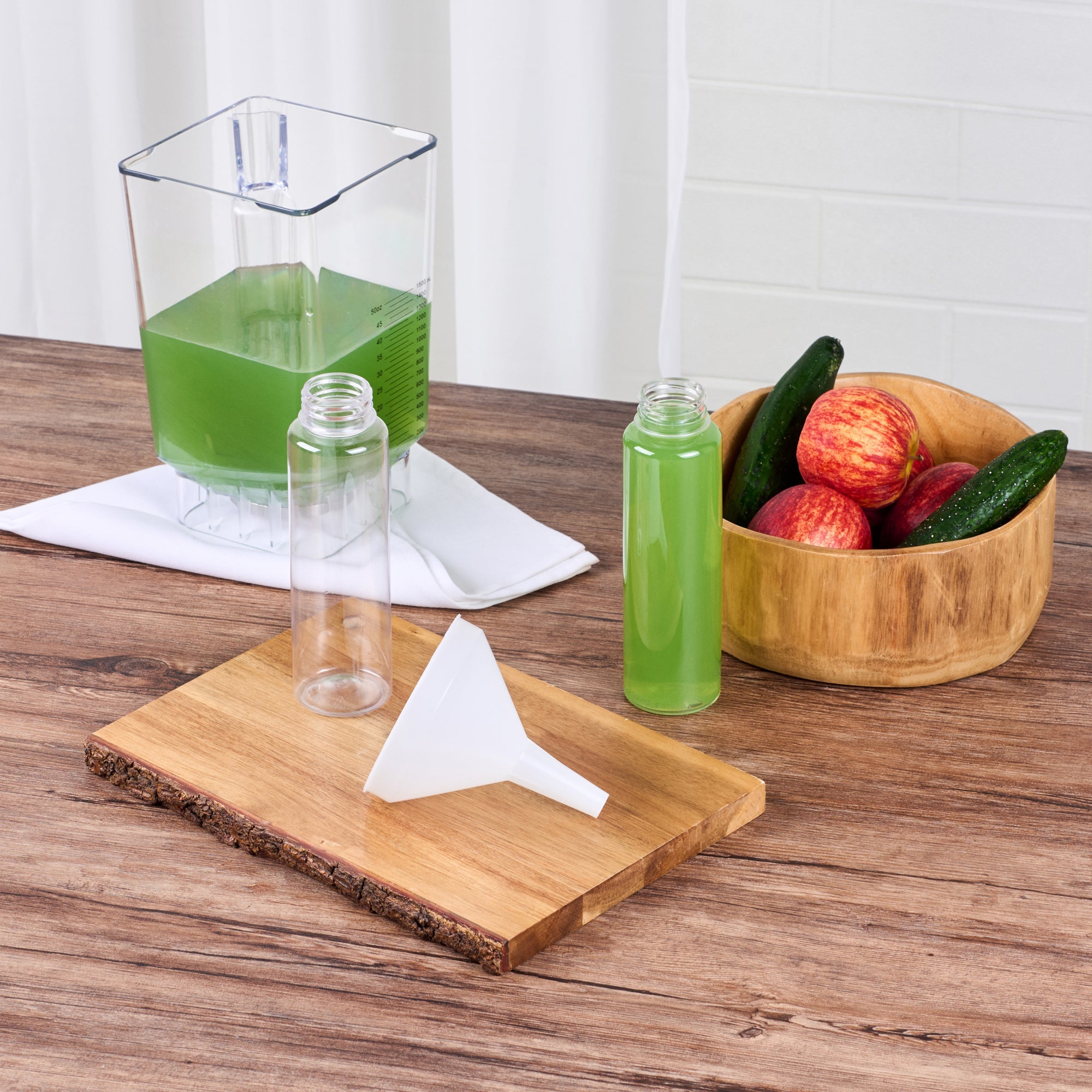 Met Lux 8 oz White Plastic Funnel - 4 3/4" x 4" x 4 1/2" - 1 count box