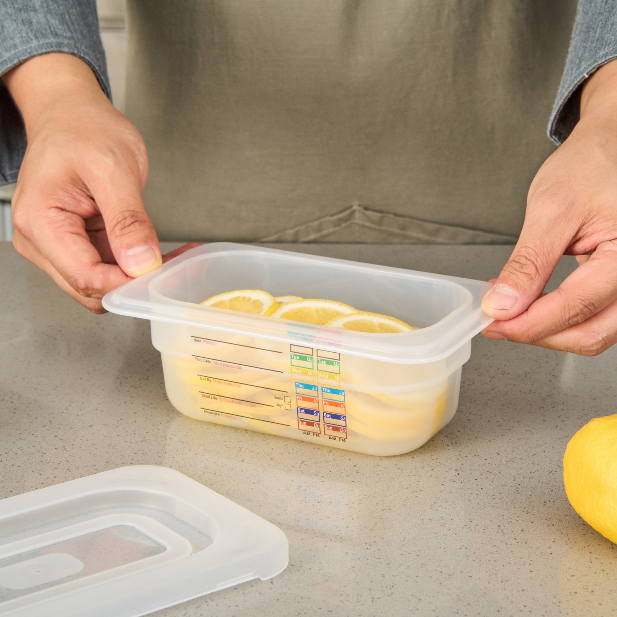 Met Lux Rectangle White Polypropylene 1/9 Size Food Pan - 2.5" Deep, with Label - 10 count box