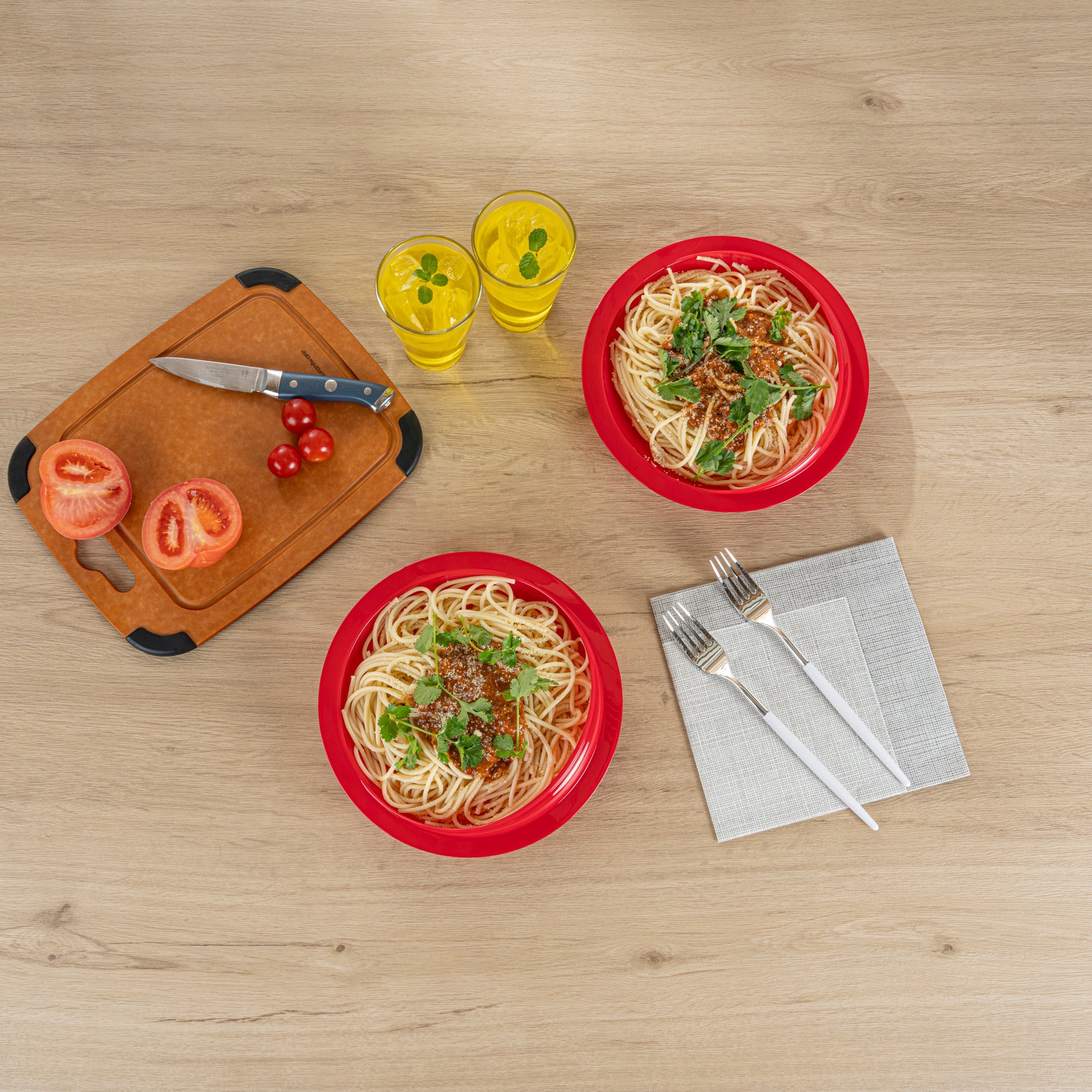 Adapt Tek Round Red Plastic Scoop Plate - Spillproof, with Suction Base - 9" x 9" x 2 1/4" - 20 count box