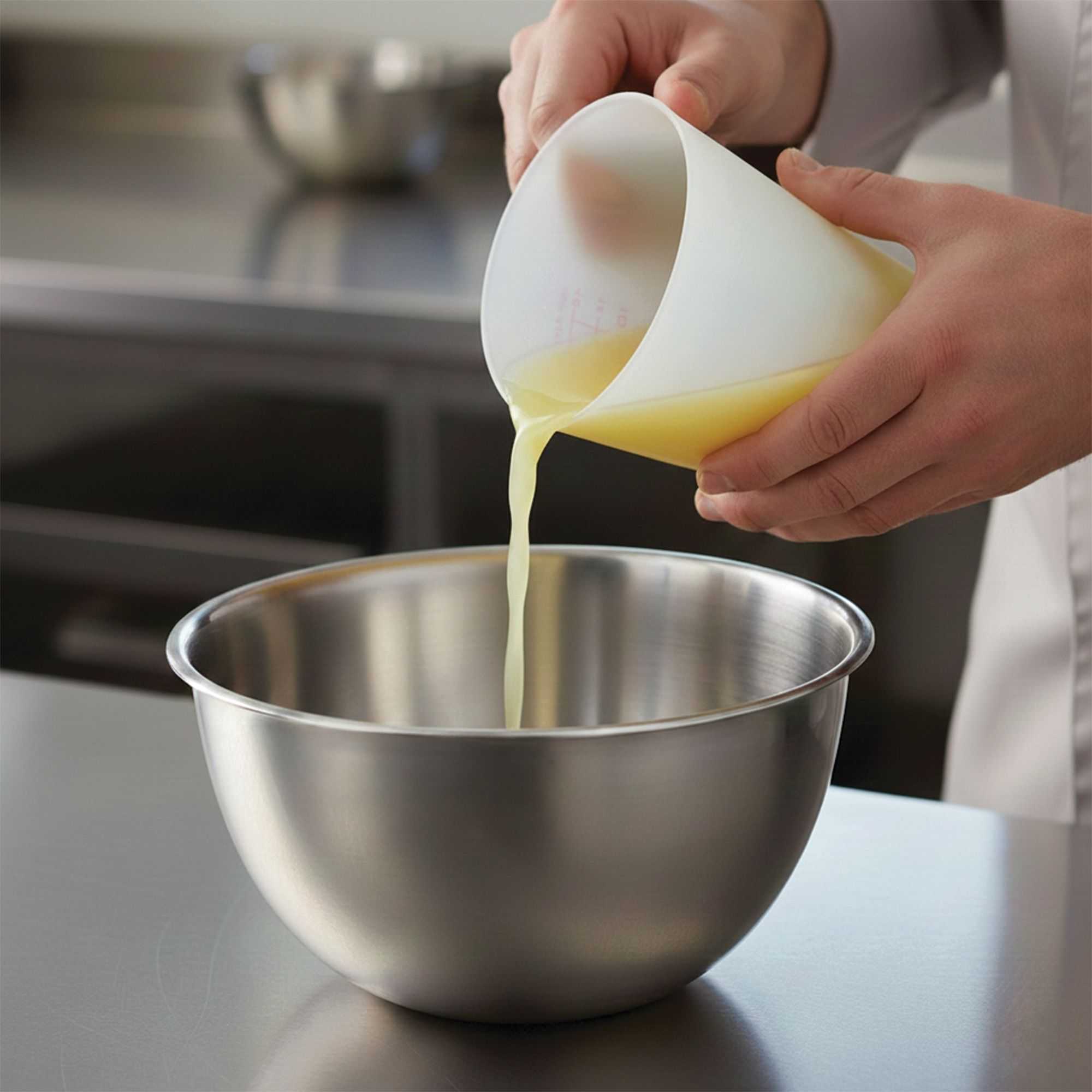 Chef 101 2-cup Silicone Measuring Cup - Flexible - 4 1/2" x 3" x 5 3/4" - 1 count box