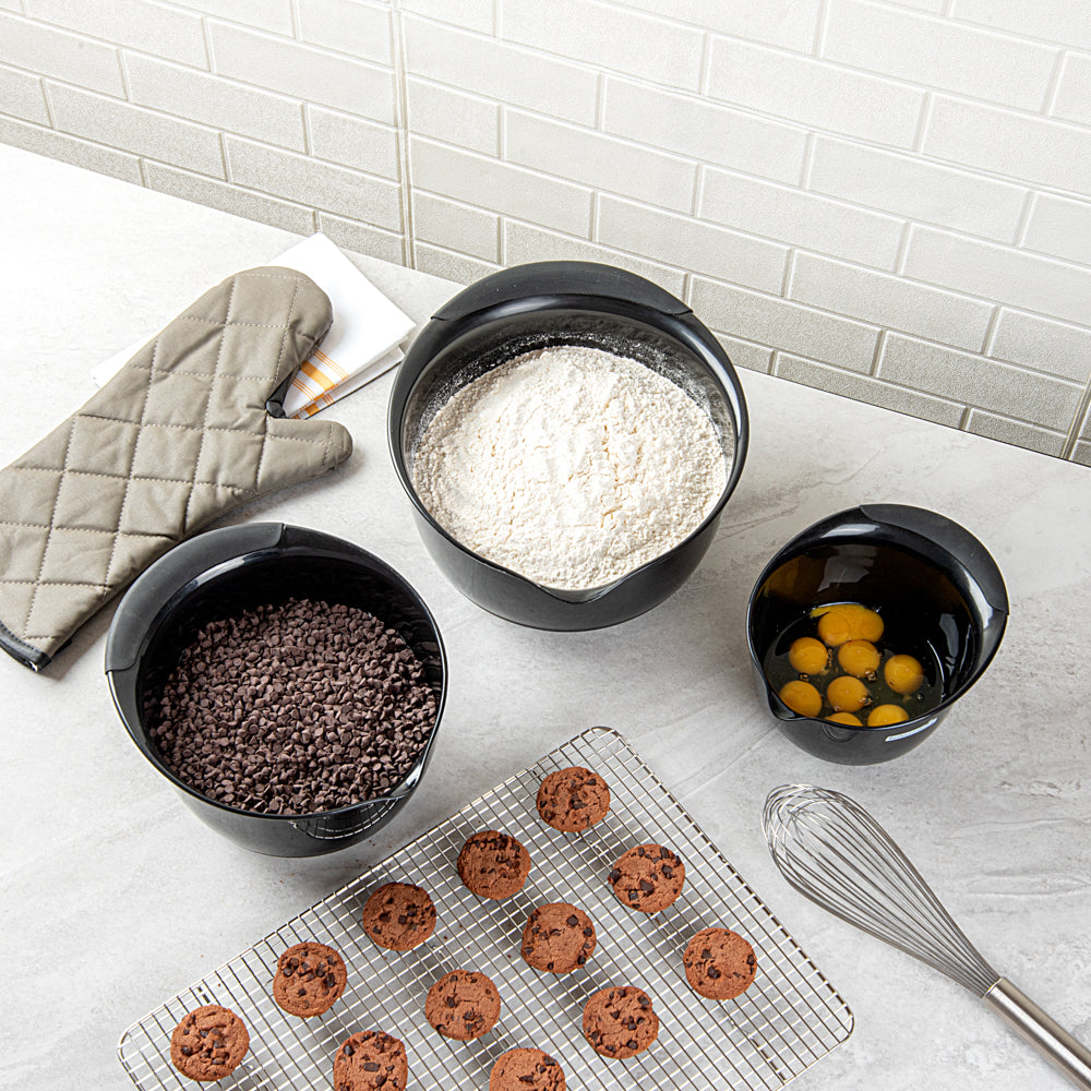 Comfy Grip Black Plastic 3-Piece Mixing Bowl Set - with Pour Spout - 1 count box
