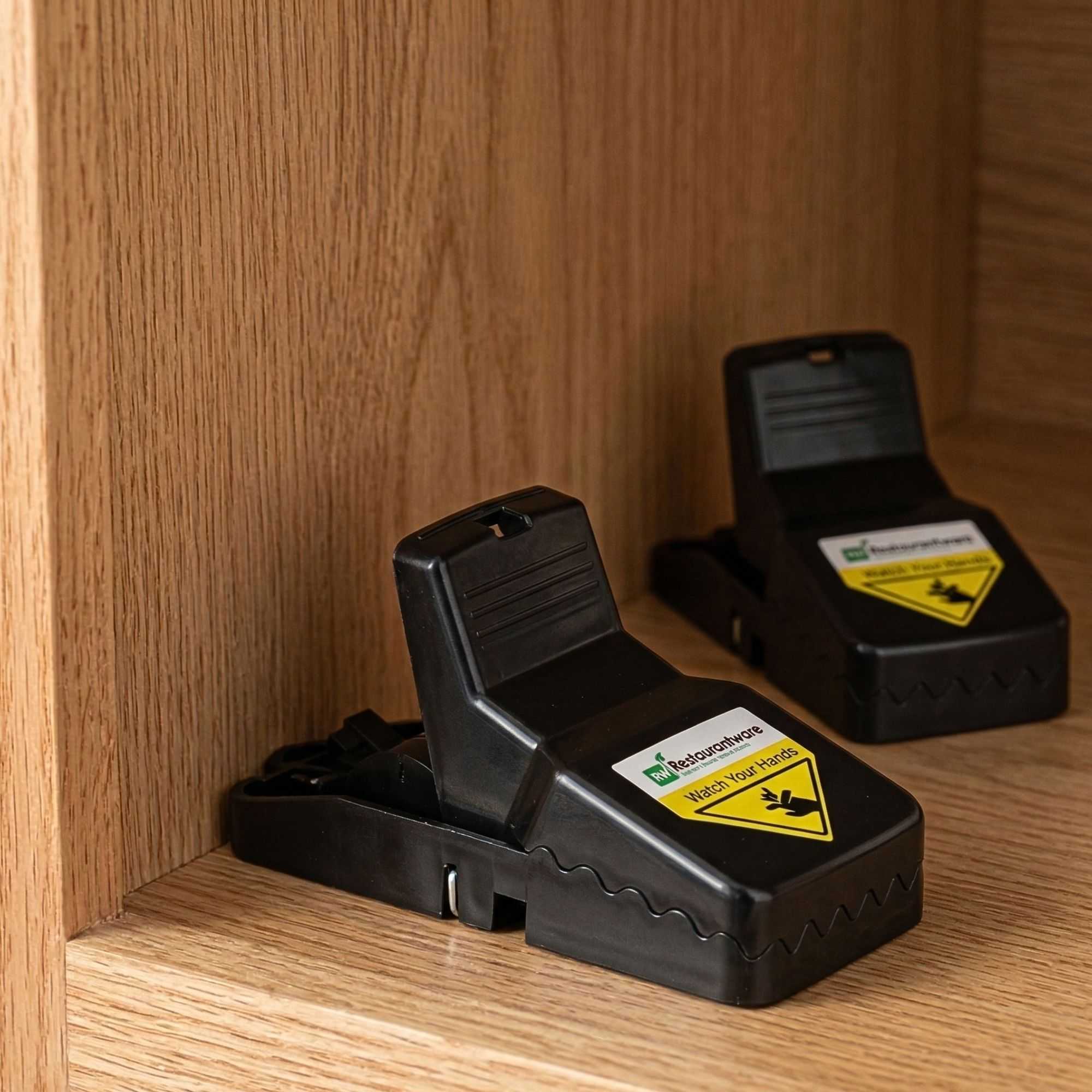 Pest Tek Black Plastic Mouse Trap - Interlocking Teeth, Reusable - 4 1/2" x 2" x 2 1/4" - 6 count box