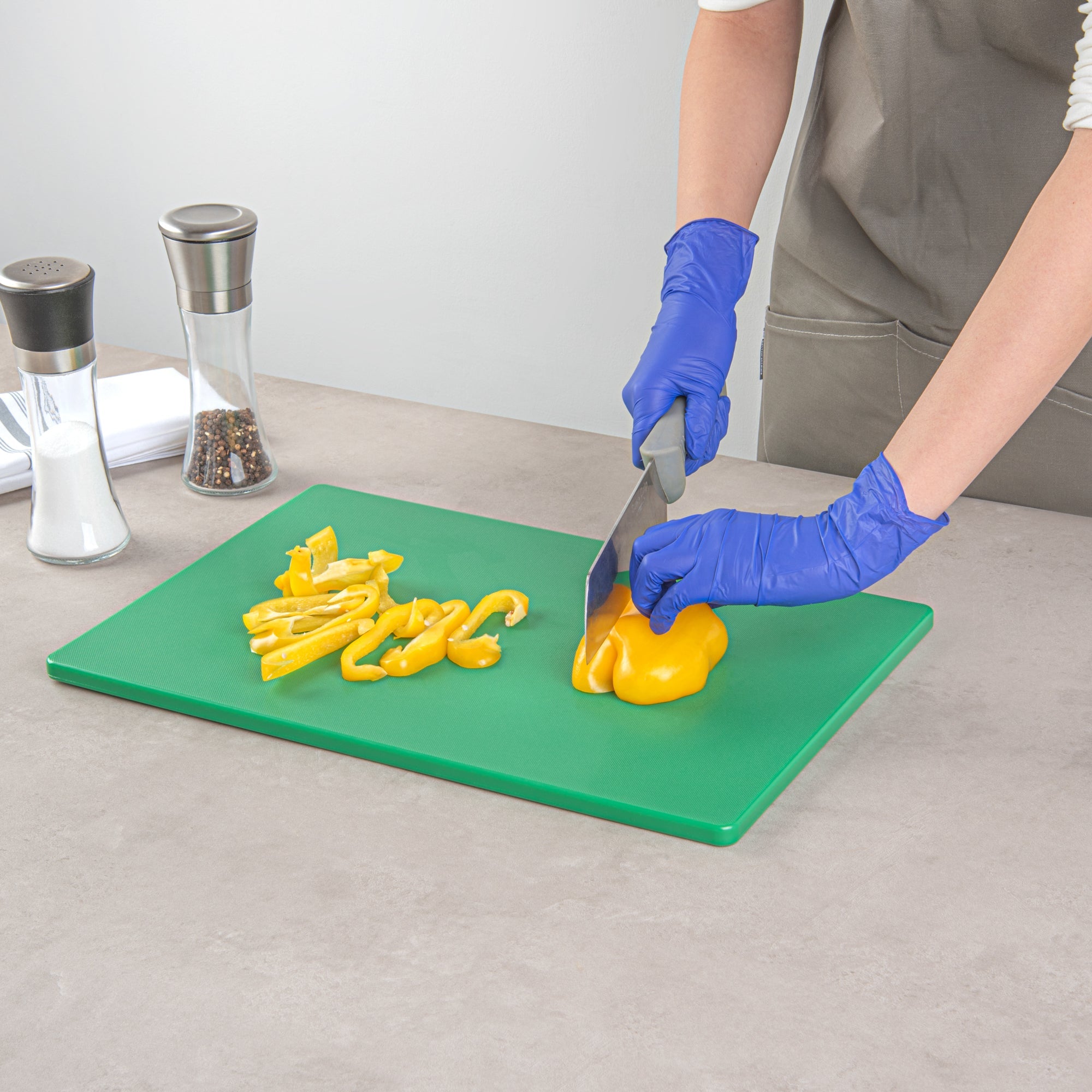 Chef 101 Green Plastic Cutting Board - 18" x 12" - 10 count box