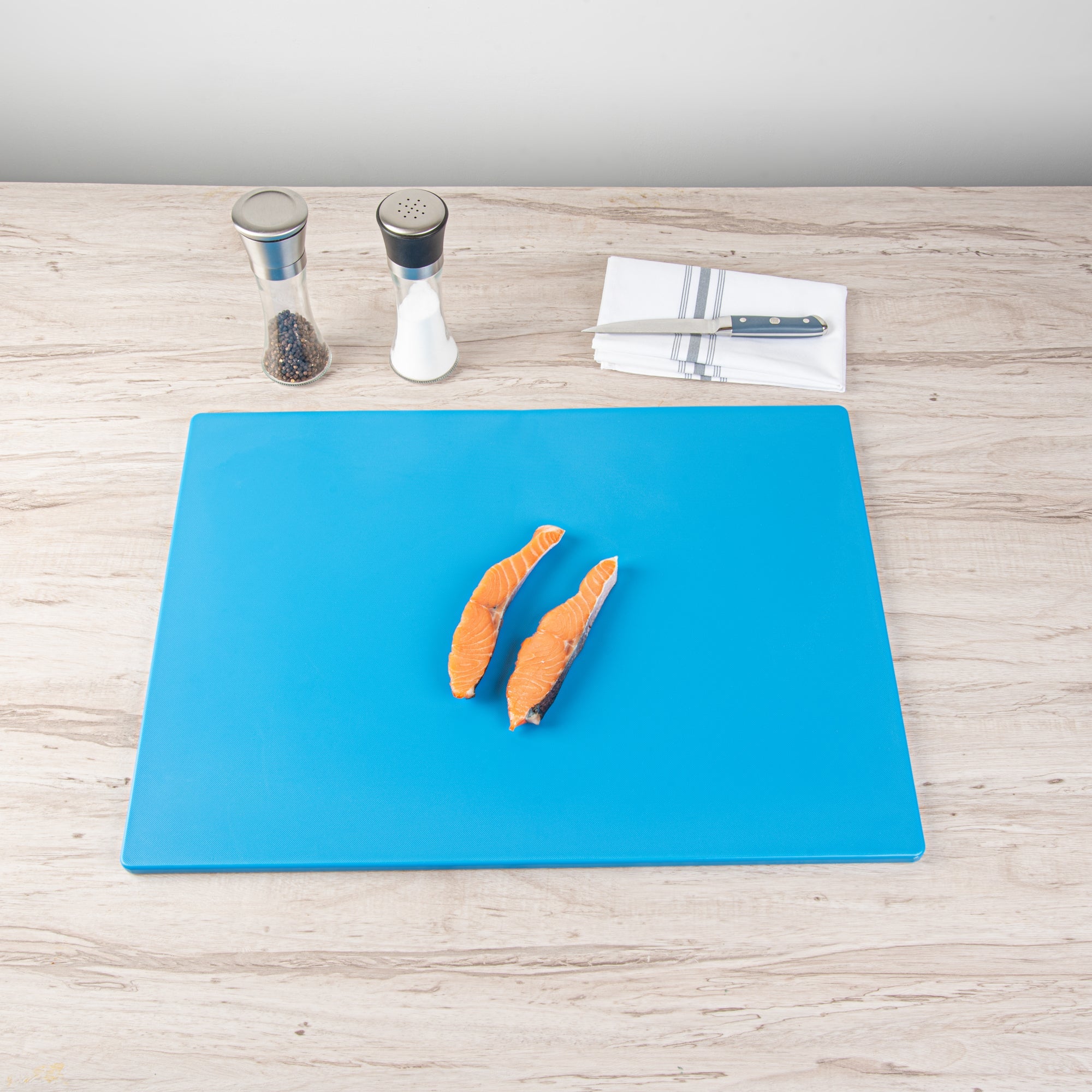 Chef 101 Blue Plastic Cutting Board - 24" x 18" - 10 count box