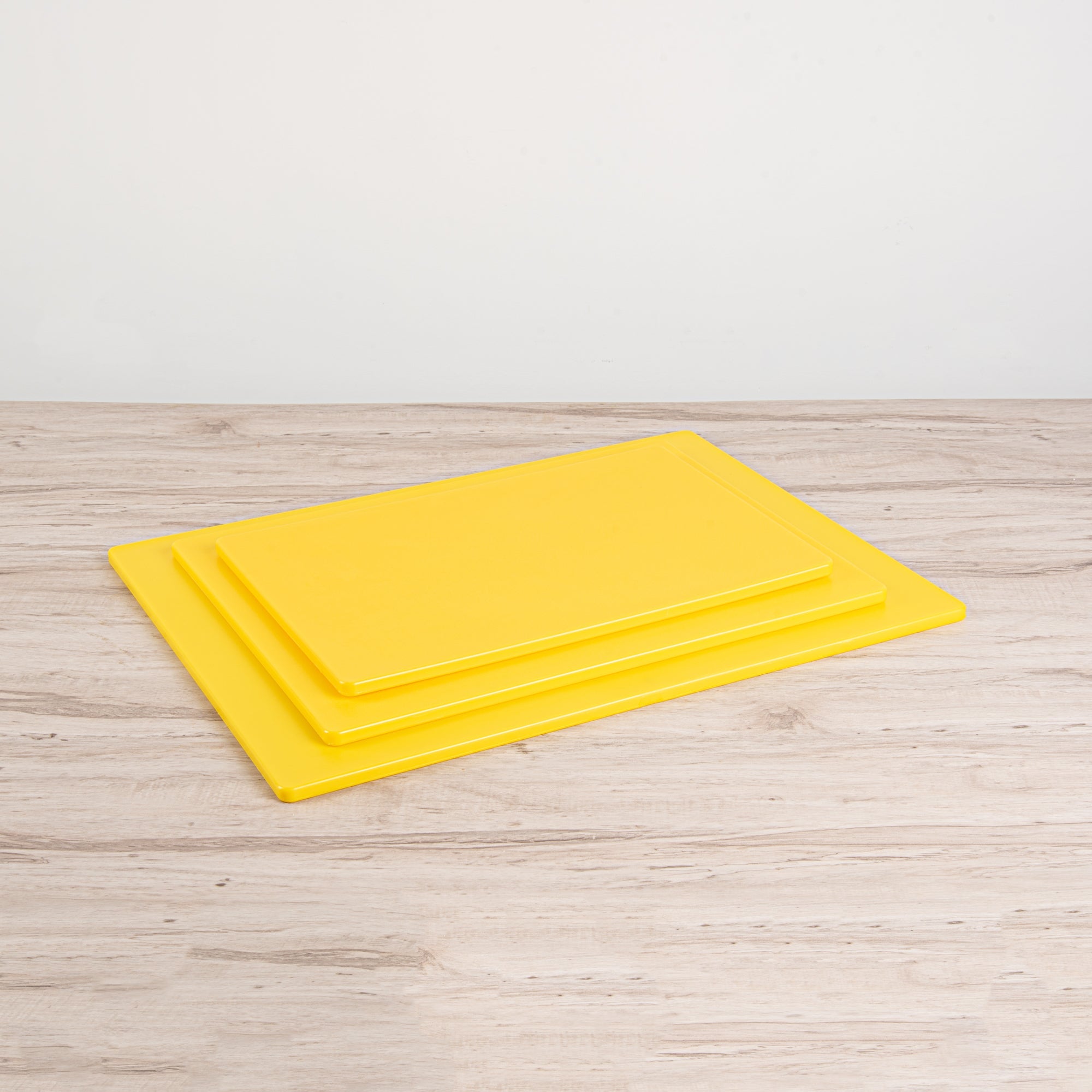 Chef 101 Yellow Plastic Cutting Board - 24" x 18" - 10 count box