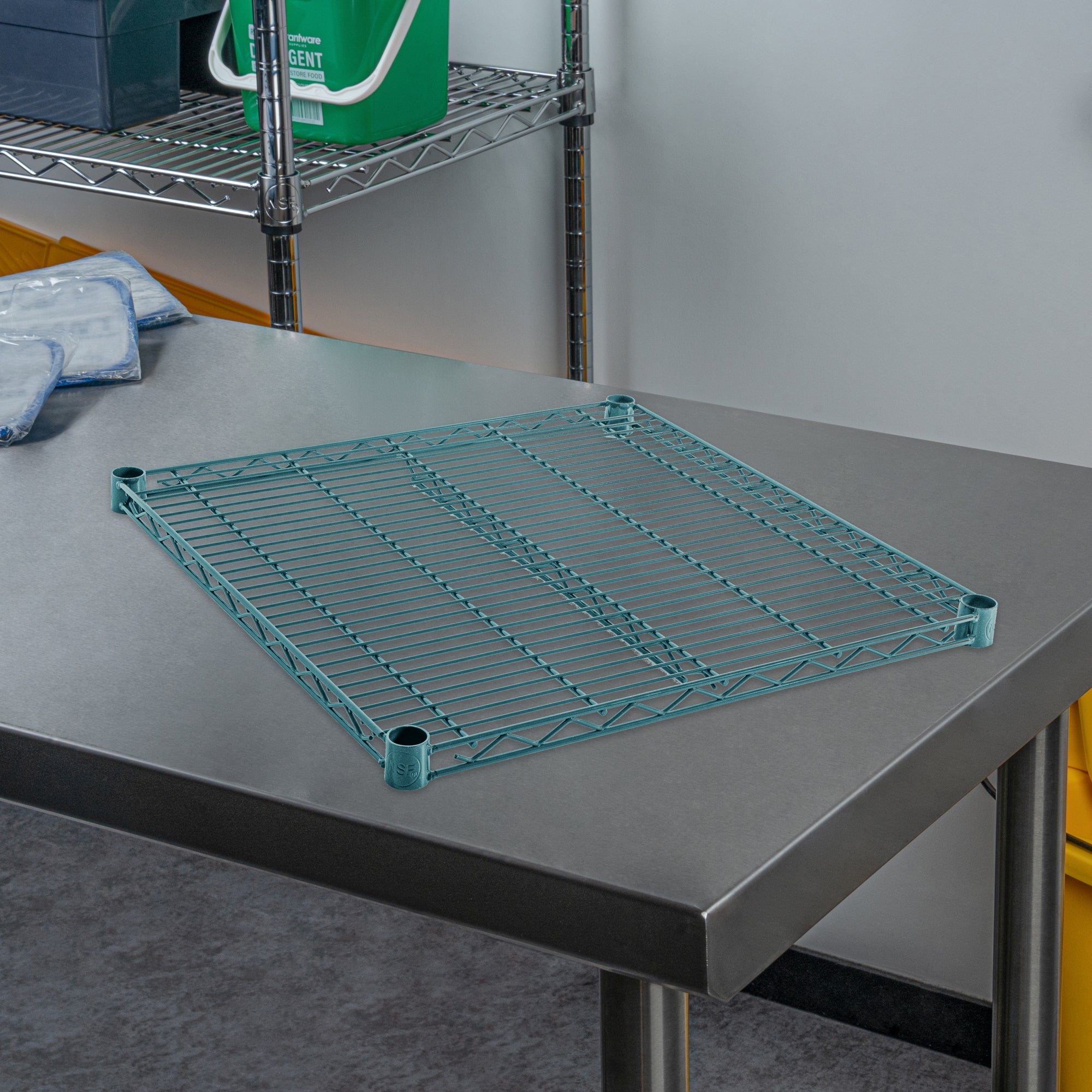 Chef 101 NSF Green Epoxy Shelf - Corrosion-Resistant - 24" x 24" - 4 count box