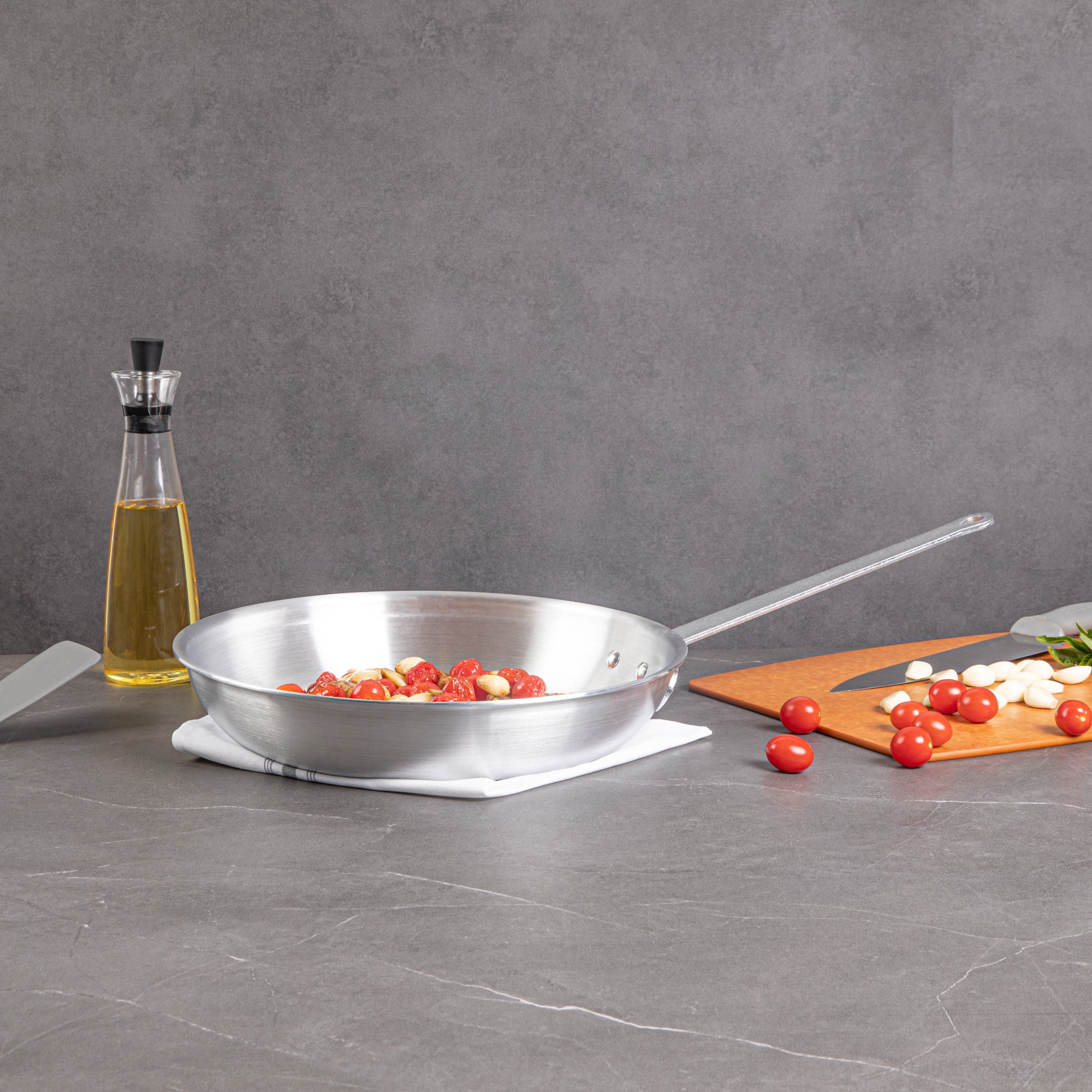 Met Lux Aluminum 14" Fry Pan - 6 count box