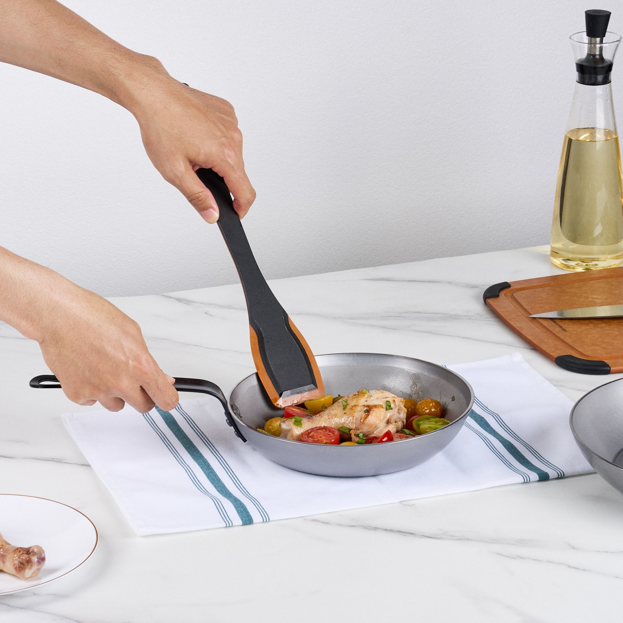 Met Lux Carbon Steel 9" Fry Pan - 6 count box