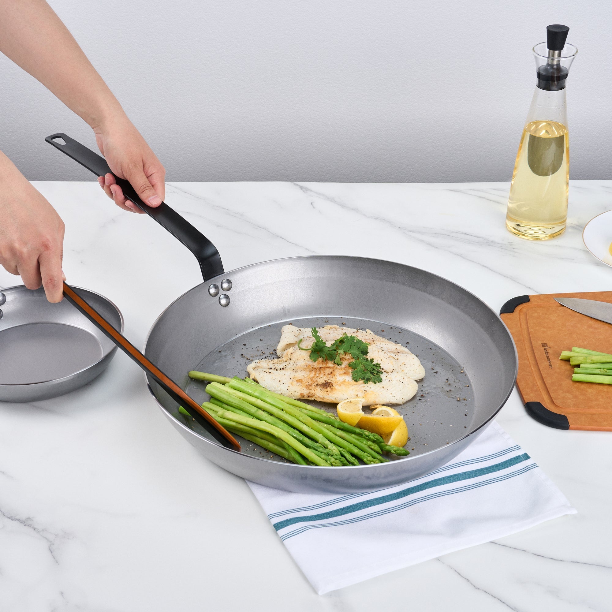 Met Lux Carbon Steel 16" Fry Pan - 1 count box