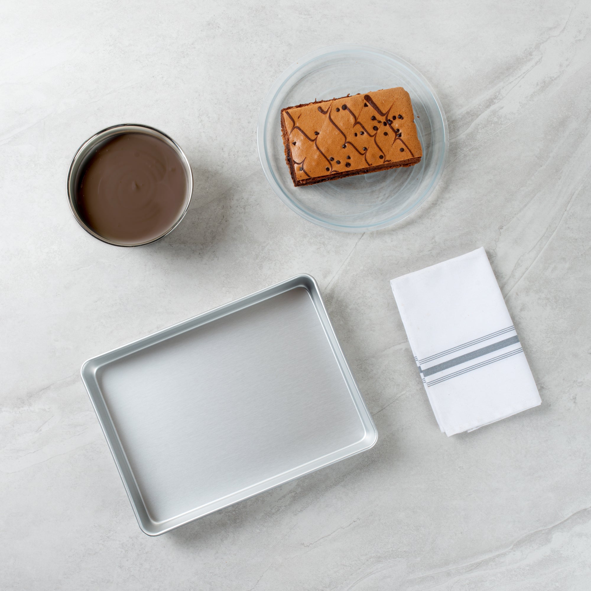 Met Lux Rectangle Aluminum Cake Pan - 13" x 9" x 2" - 12 count box