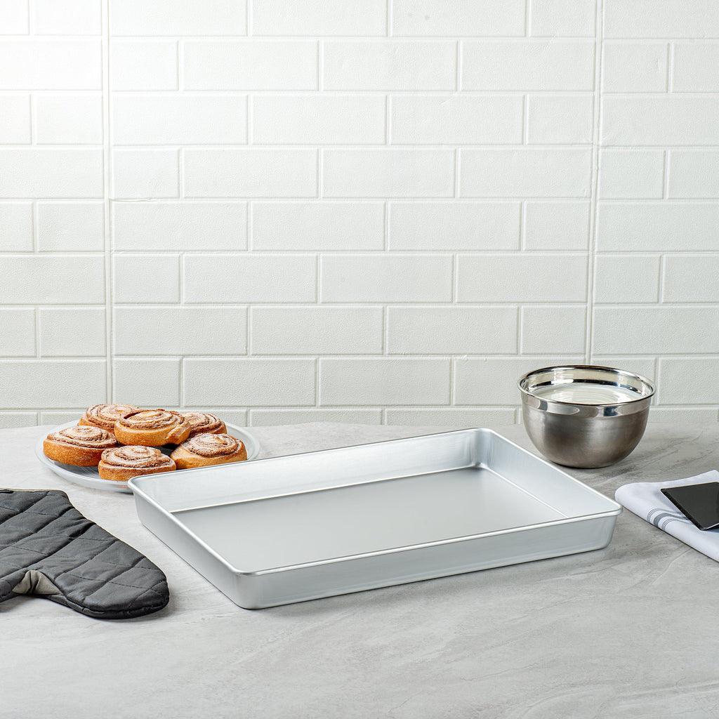 Met Lux Rectangle Aluminum Cake Pan - 18" x 12" x 2" - 1 count box