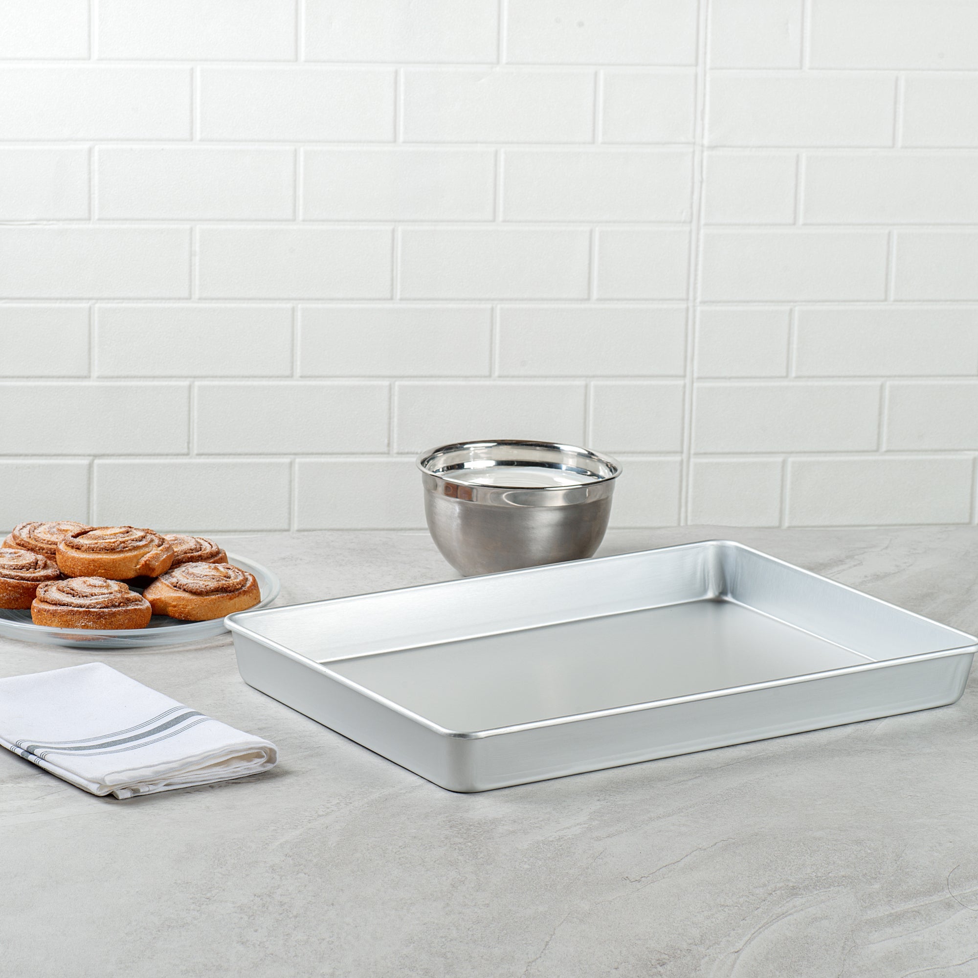 Met Lux Rectangle Aluminum Cake Pan - 18" x 12" x 2" - 12 count box