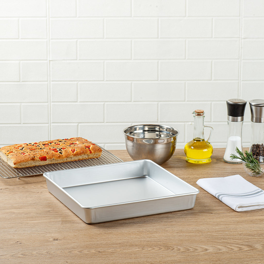 Met Lux Square Aluminum Cake Pan - 12" x 12" x 2" - 12 count box