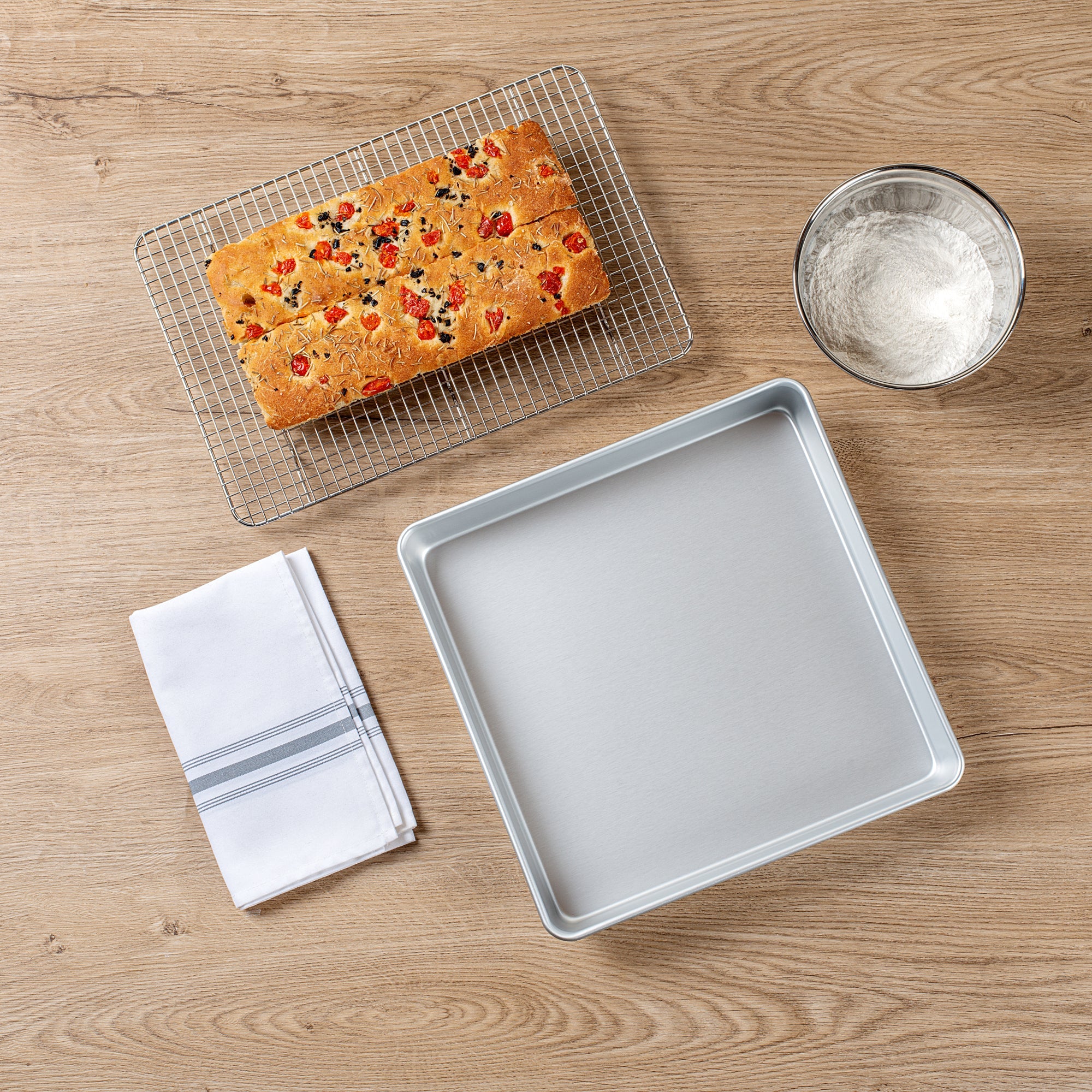 Met Lux Square Aluminum Cake Pan - 12" x 12" x 2" - 12 count box