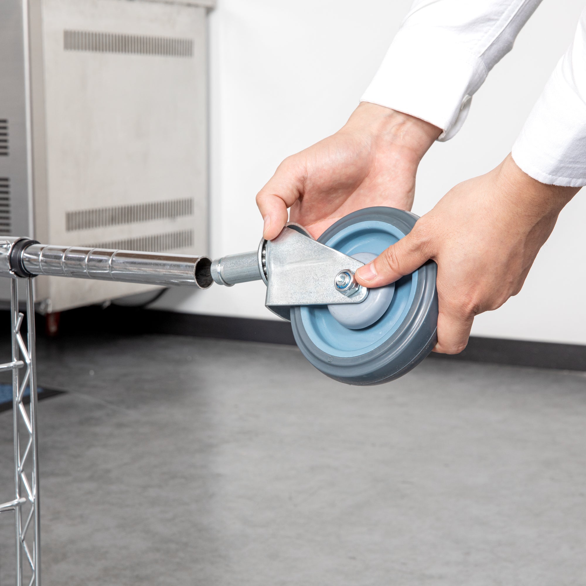 Chef 101 Gray Shelf Kit Swivel Stem Caster - with Brakes - 5" - 4 count box