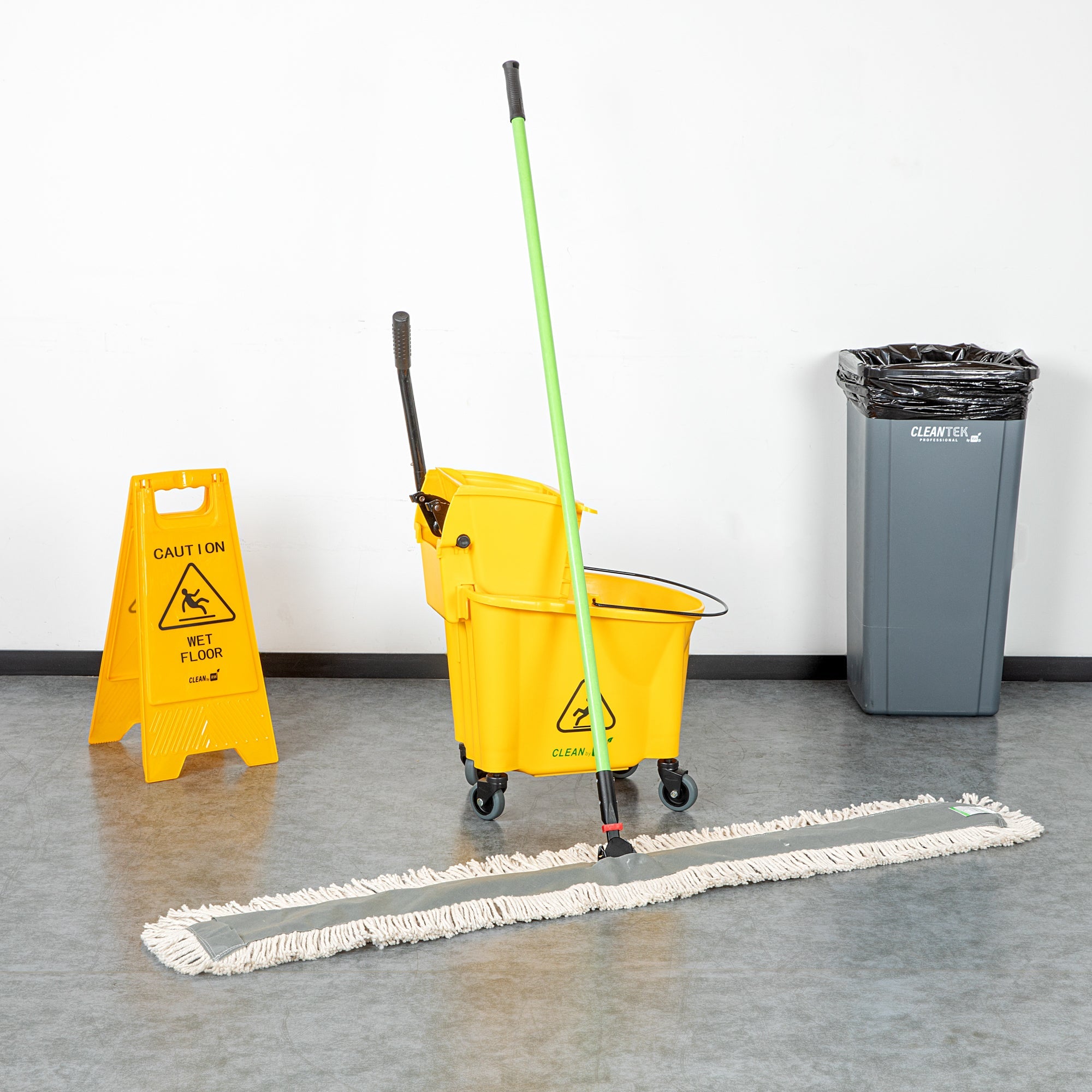 Clean Tek Professional Cotton Dust / Dry Mop - with 64" Handle - 59 3/4" x 5" - 1 count box