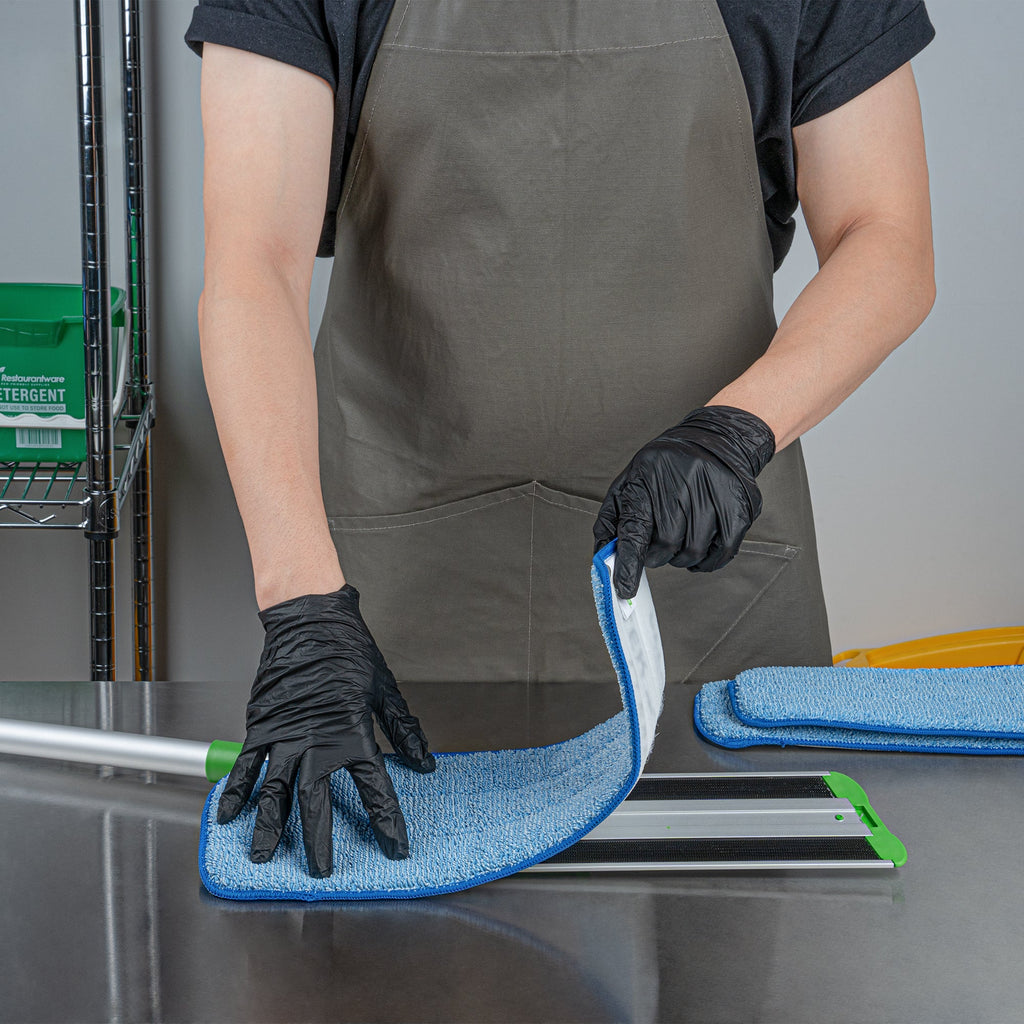 Clean Tek Professional Blue Microfiber Hook and Loop Wet / Dry Mop Pad - 17 1/2" - 1 count box