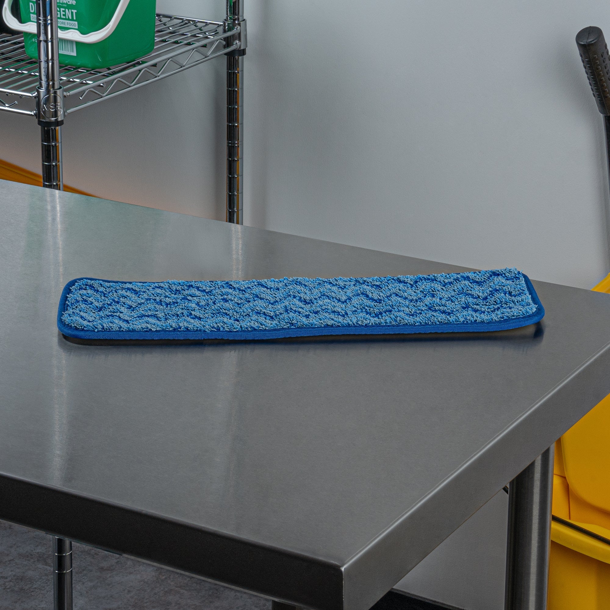 Clean Tek Professional Blue Microfiber Hook and Loop Wet / Dry Mop Pad - Zig Zag - 17 1/2" - 1 count box