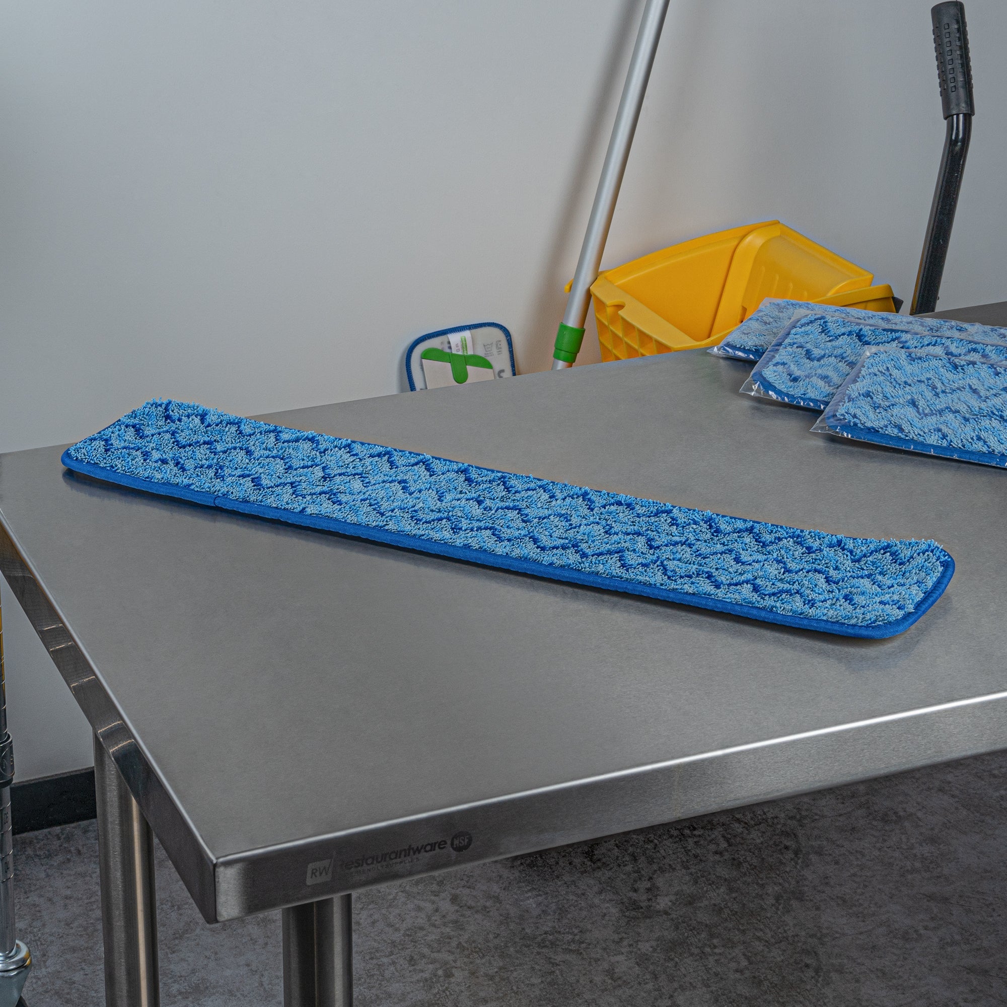 Clean Tek Professional Blue Microfiber Hook and Loop Wet / Dry Mop Pad - Zig Zag - 25 1/2" - 1 count box