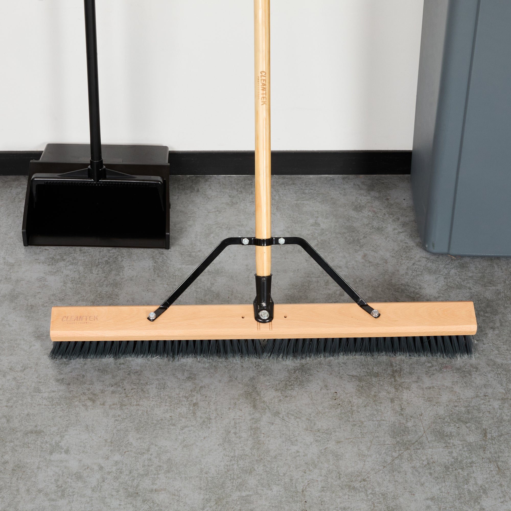 Clean Tek Professional 30" Hardwood Contractor / Push Broom Head - with Medium Flagged Bristles - 1 count box