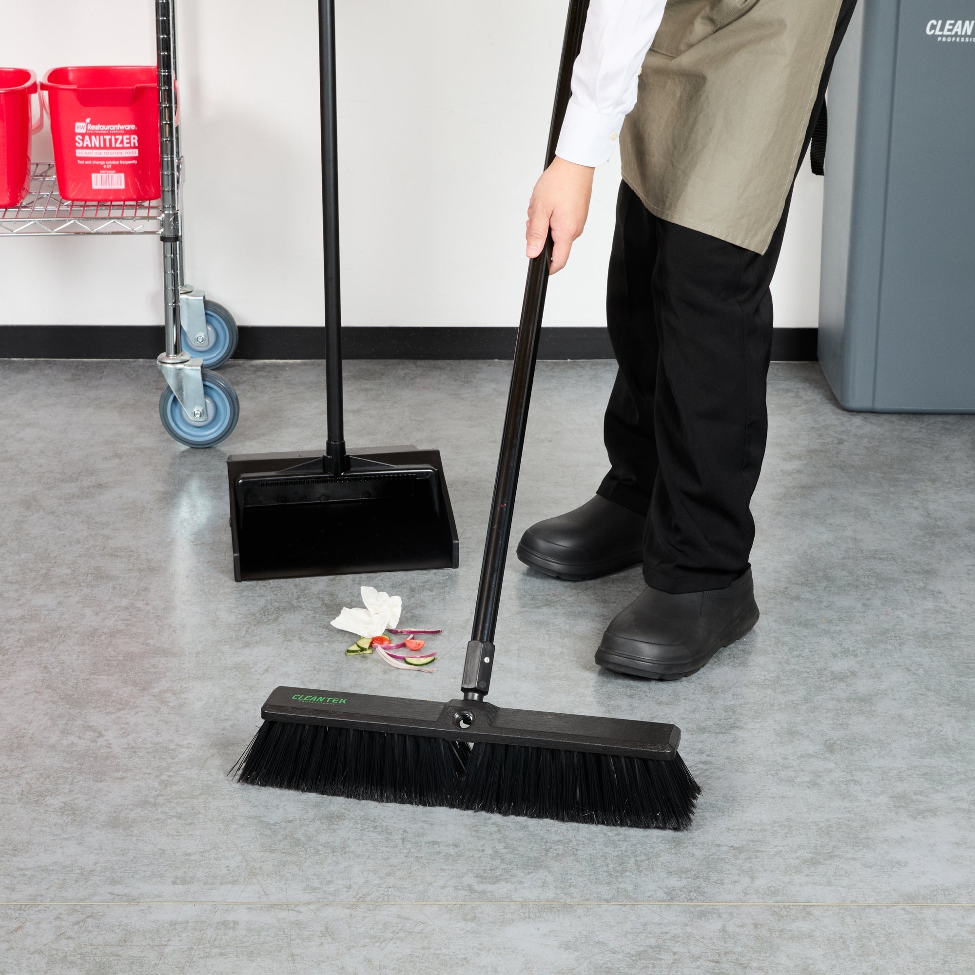 Clean Tek Professional 17 1/4" Black Plastic Push Broom Head - with Medium Flagged Bristles - 1 count box