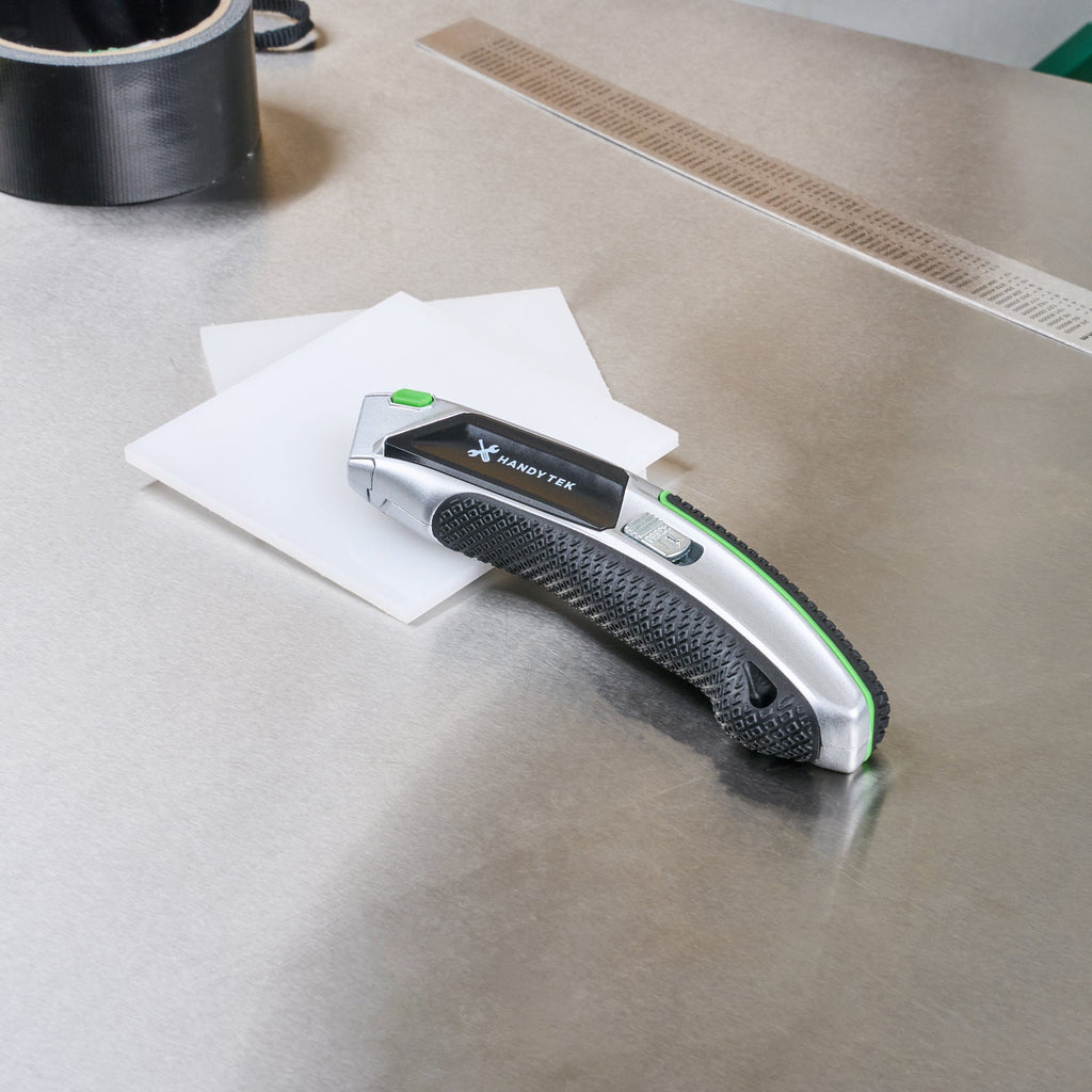 Handy Tek Silver Auto-Loading Utility Knife - Quick Change, Heavy Duty - 7" - 1 count box