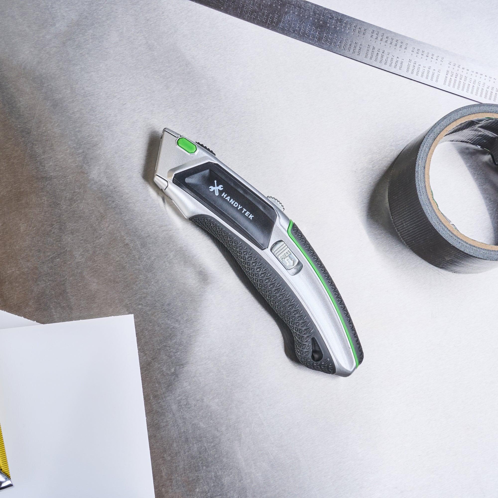Handy Tek Silver Auto-Loading Utility Knife - Quick Change, Heavy Duty - 7" - 1 count box