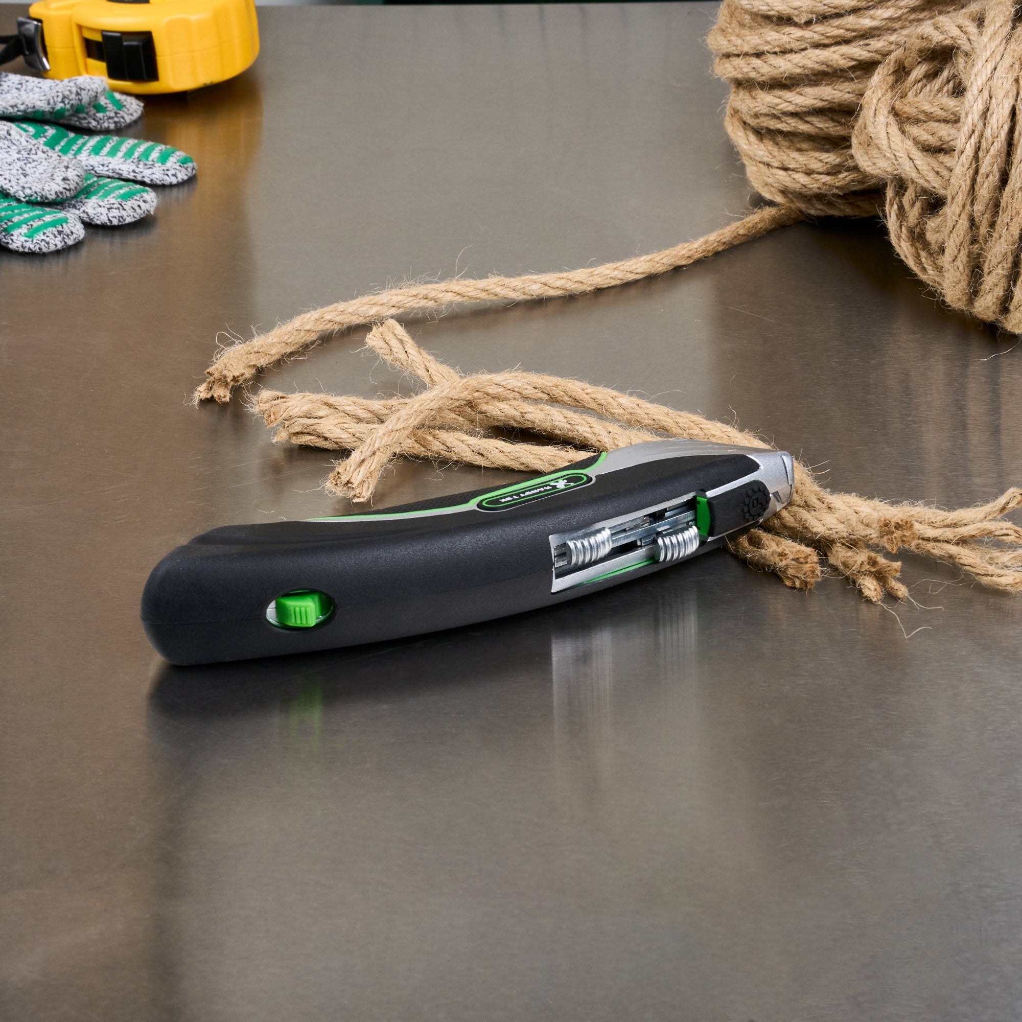 Handy Tek Black Dual Blade Utility Knife - Quick Change, Heavy Duty - 7" - 6 count box