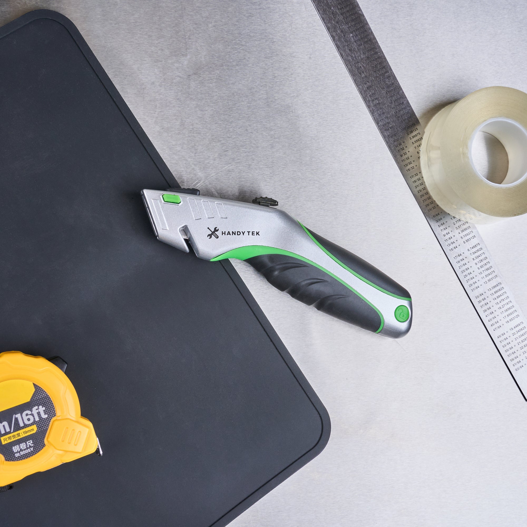 Handy Tek Silver Utility Knife - Quick Change, Heavy Duty - 7" - 1 count box